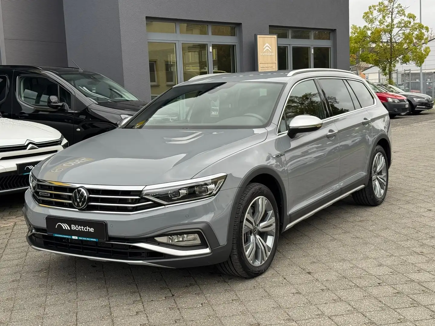 Volkswagen Passat Variant Alltr. 4Motion 2.0 TSI DSG - MATRIX/AHK Grau - 2