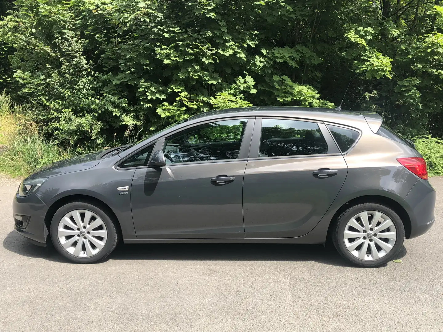 Opel Astra Active Grau - 1