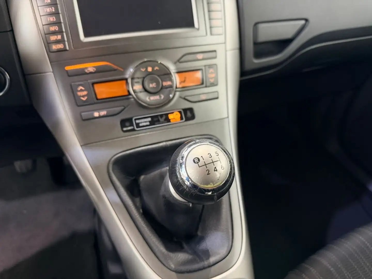 Toyota Auris 1.4D-4D Active Gris - 2