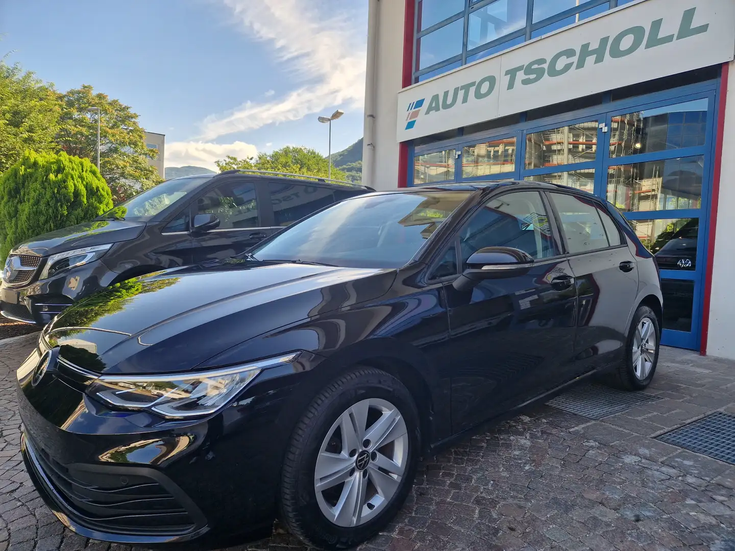 Volkswagen Golf VIII 2.0TDI116Cv Life VirCock ACC LED Neopatentati Nero - 1