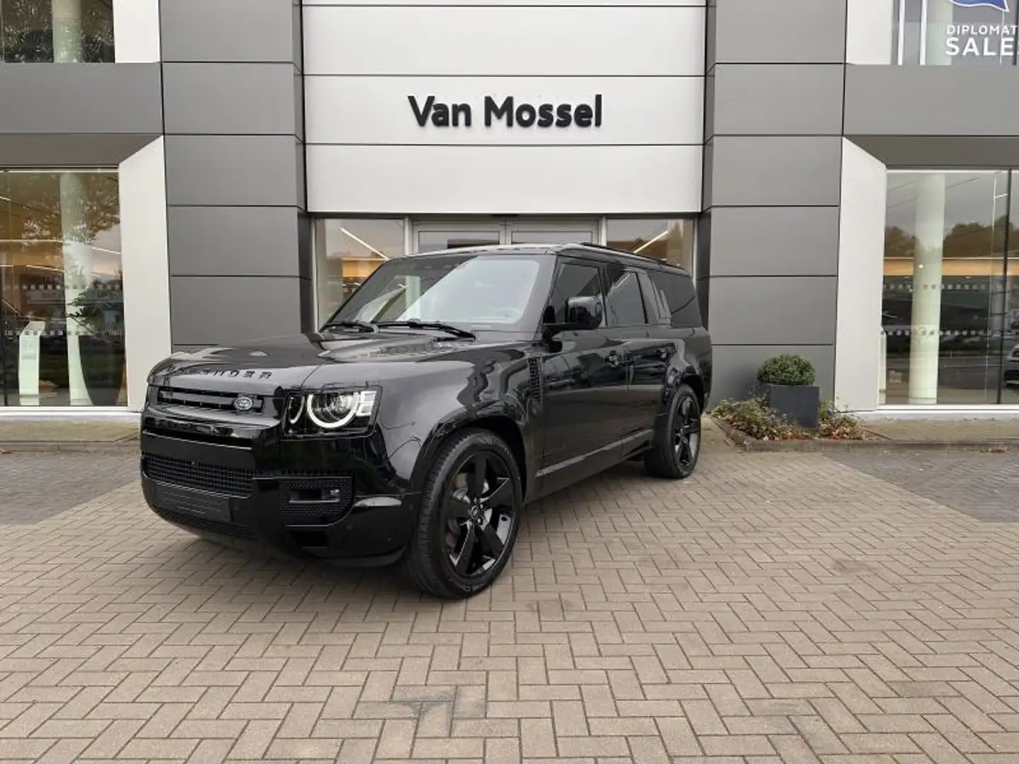 Land Rover Defender 130 D300 X-Dynamic SE AWD Auto. 25.5MY Negro - 1