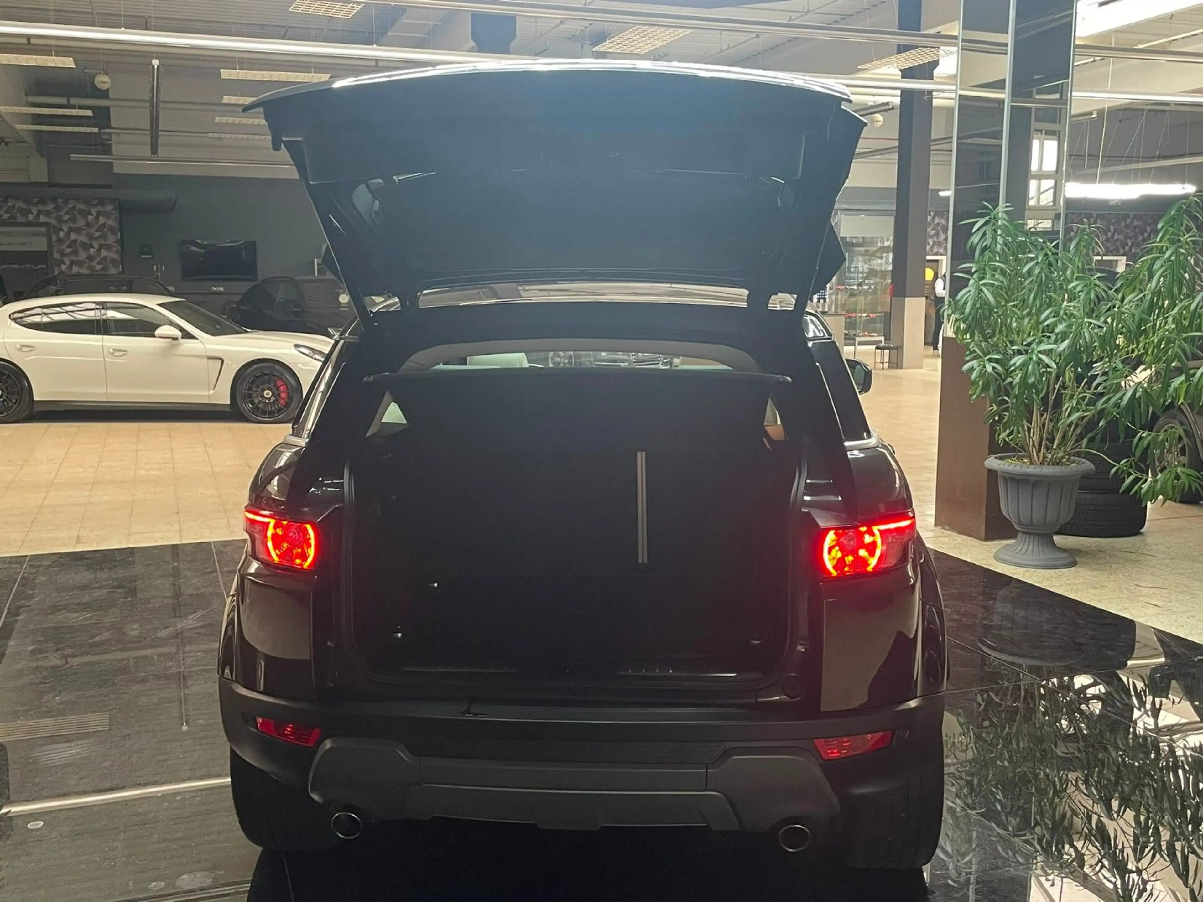 Land Rover Range Rover Evoque Prestige  / Xenon / PANO / — photo 10