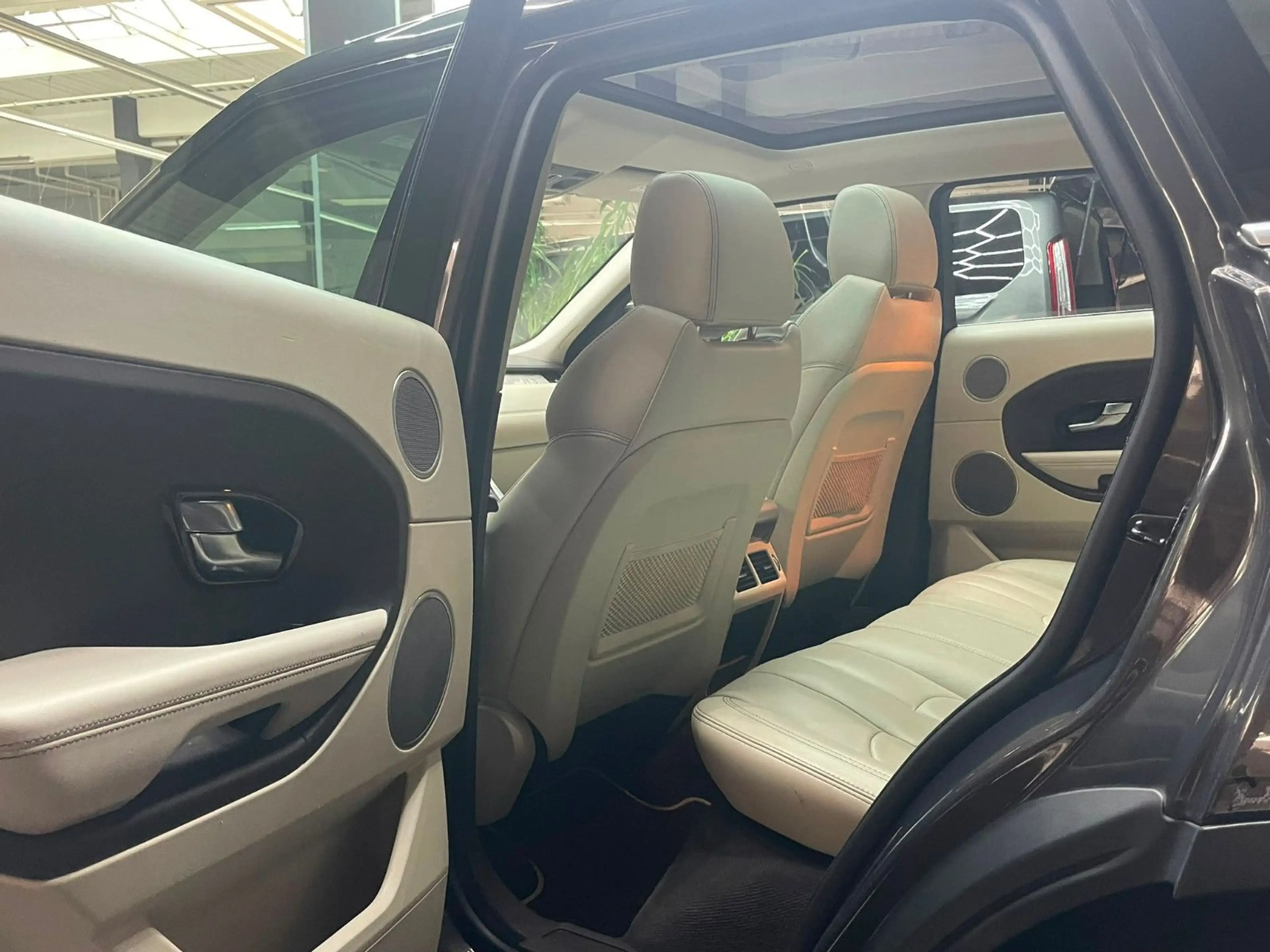 Land Rover Range Rover Evoque Prestige  / Xenon / PANO / — photo 12