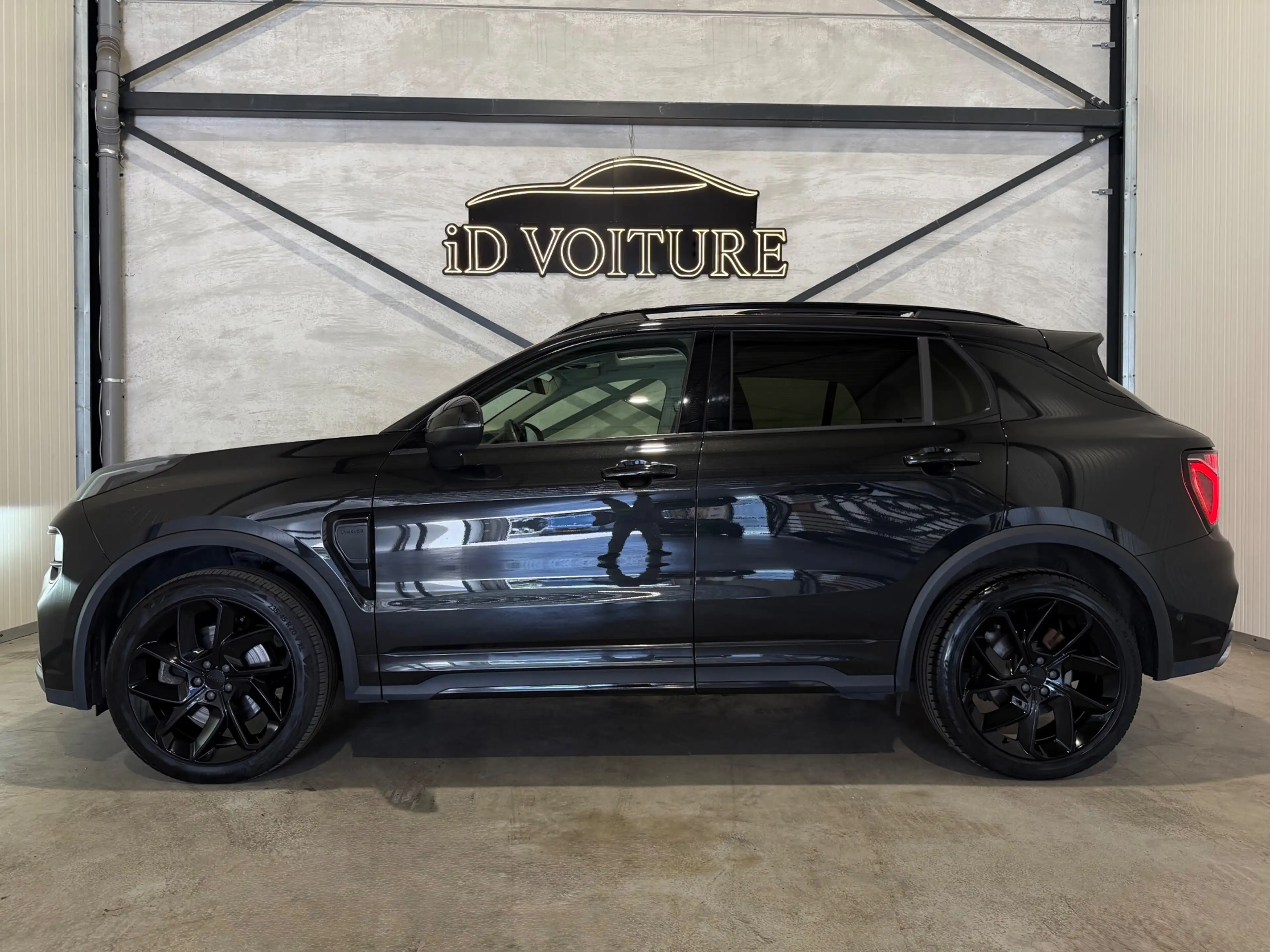 Lynk & Co 01 1.5 BLACK ON BLACK PANO|CARPLAY|CAM|VOL — photo 5