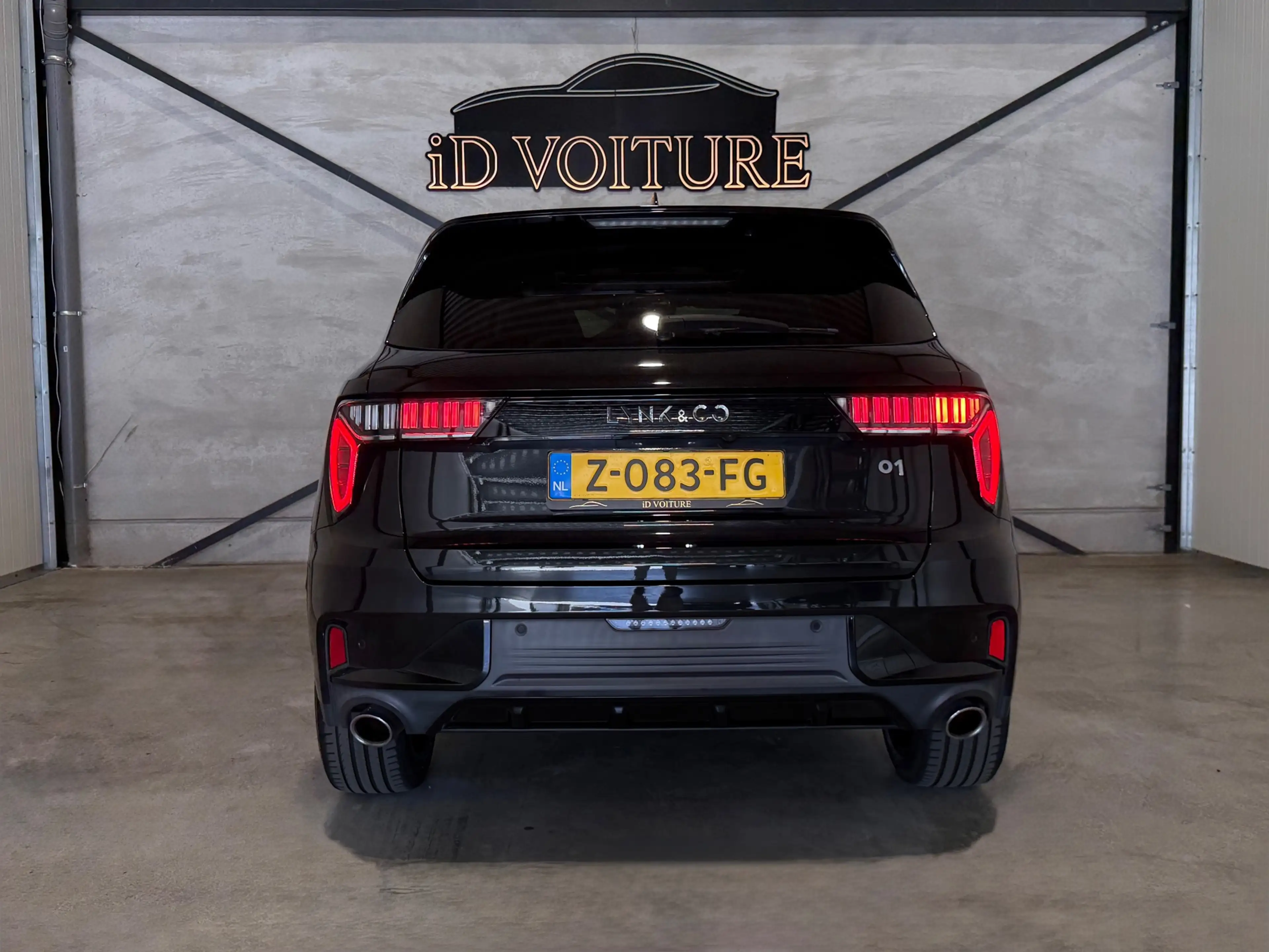 Lynk & Co 01 1.5 BLACK ON BLACK PANO|CARPLAY|CAM|VOL — photo 8