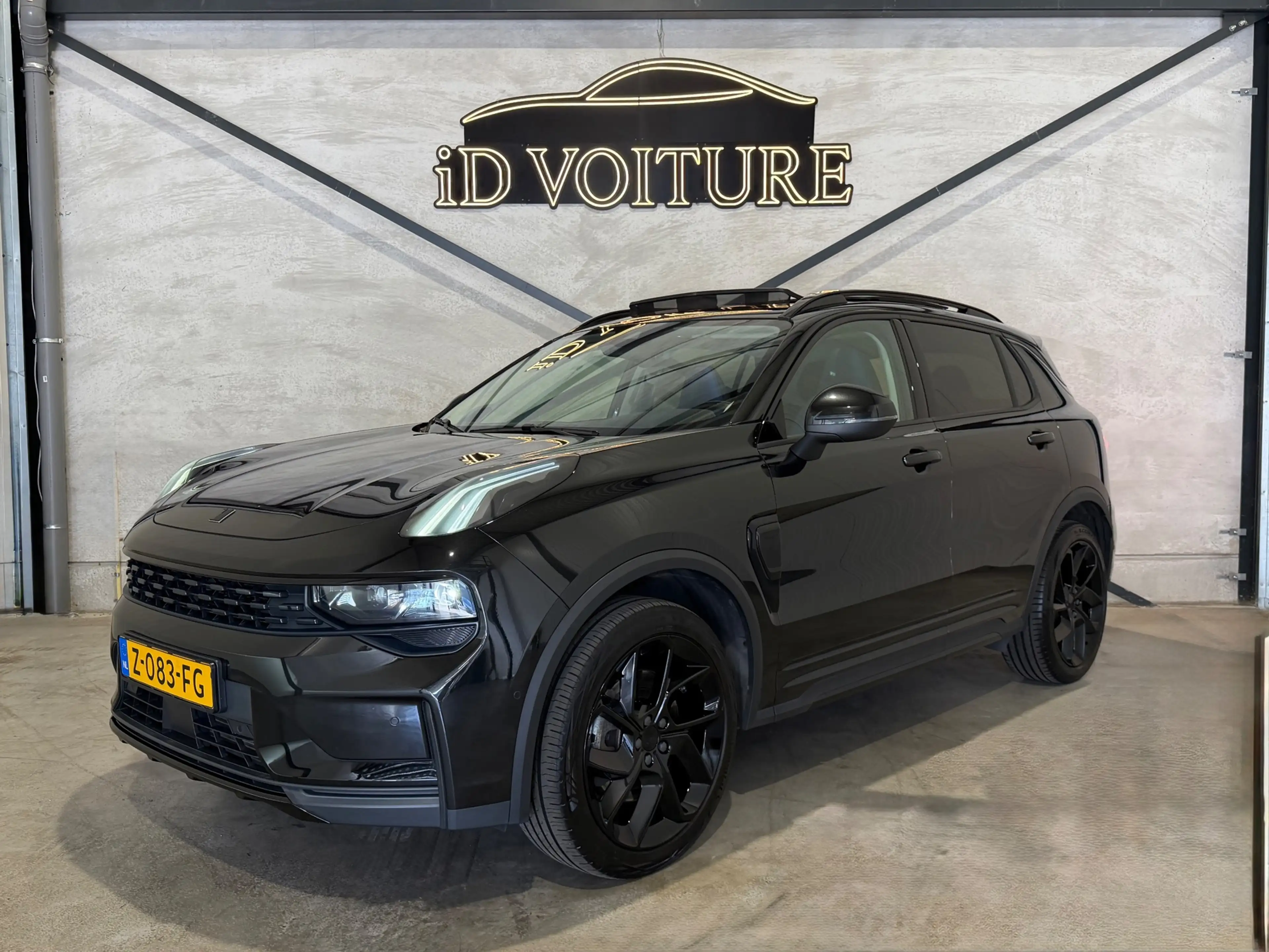 Lynk & Co 01 1.5 BLACK ON BLACK PANO|CARPLAY|CAM|VOL — photo 4