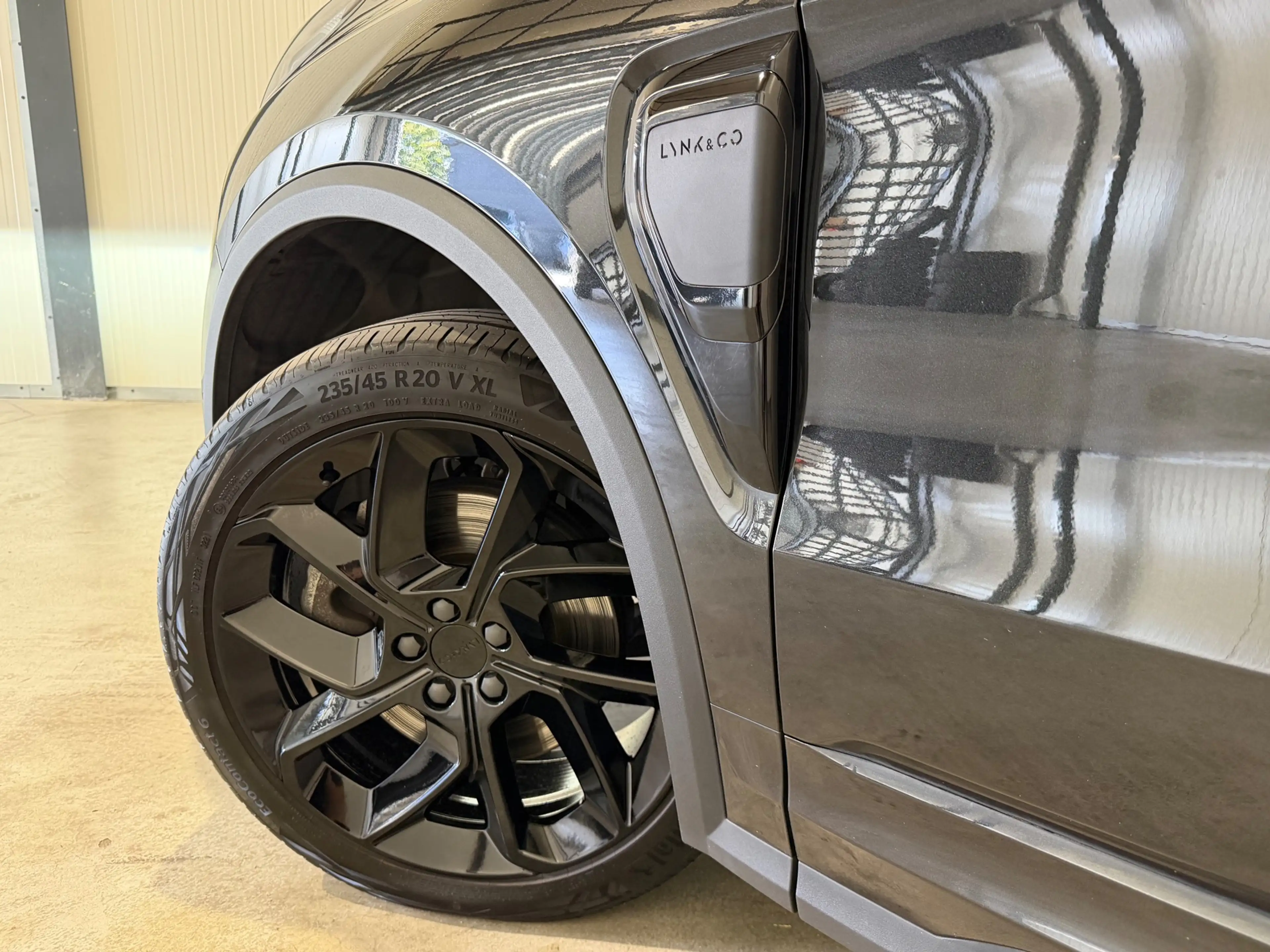 Lynk & Co 01 1.5 BLACK ON BLACK PANO|CARPLAY|CAM|VOL — photo 13