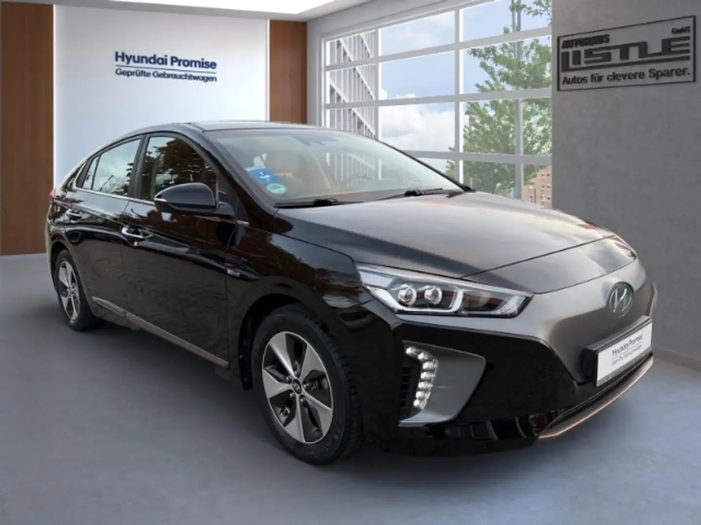 Hyundai IONIQ Premium Elektro +LEDER+LED+KLIMA+ACC+PDC+UVM+ Negro - 2