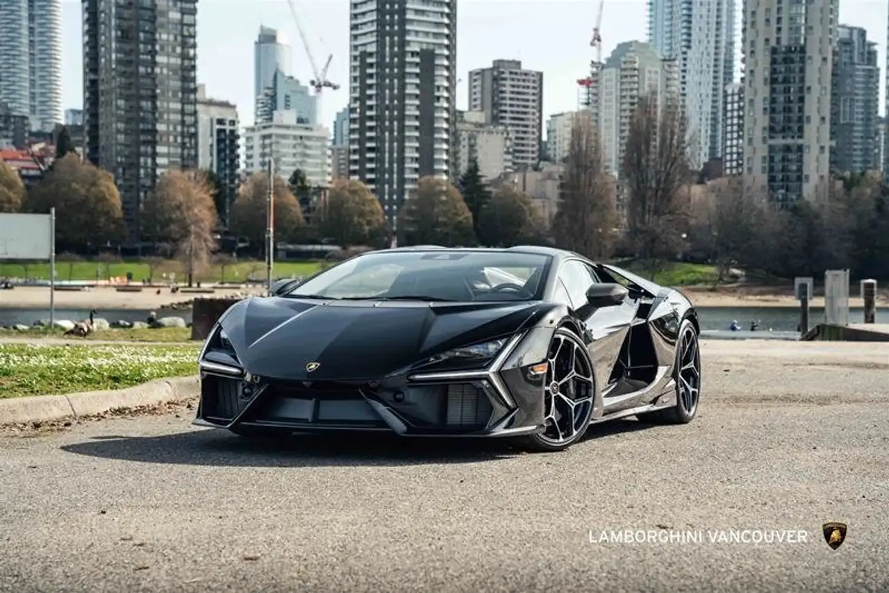 2024 Lamborghini Revuelto