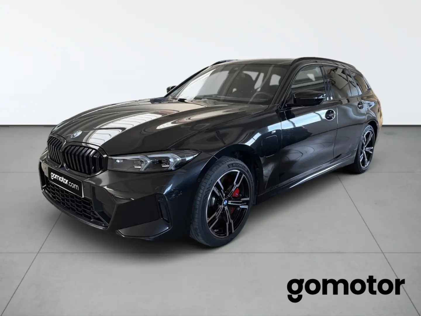 BMW 330 330e xDrive Touring - 1