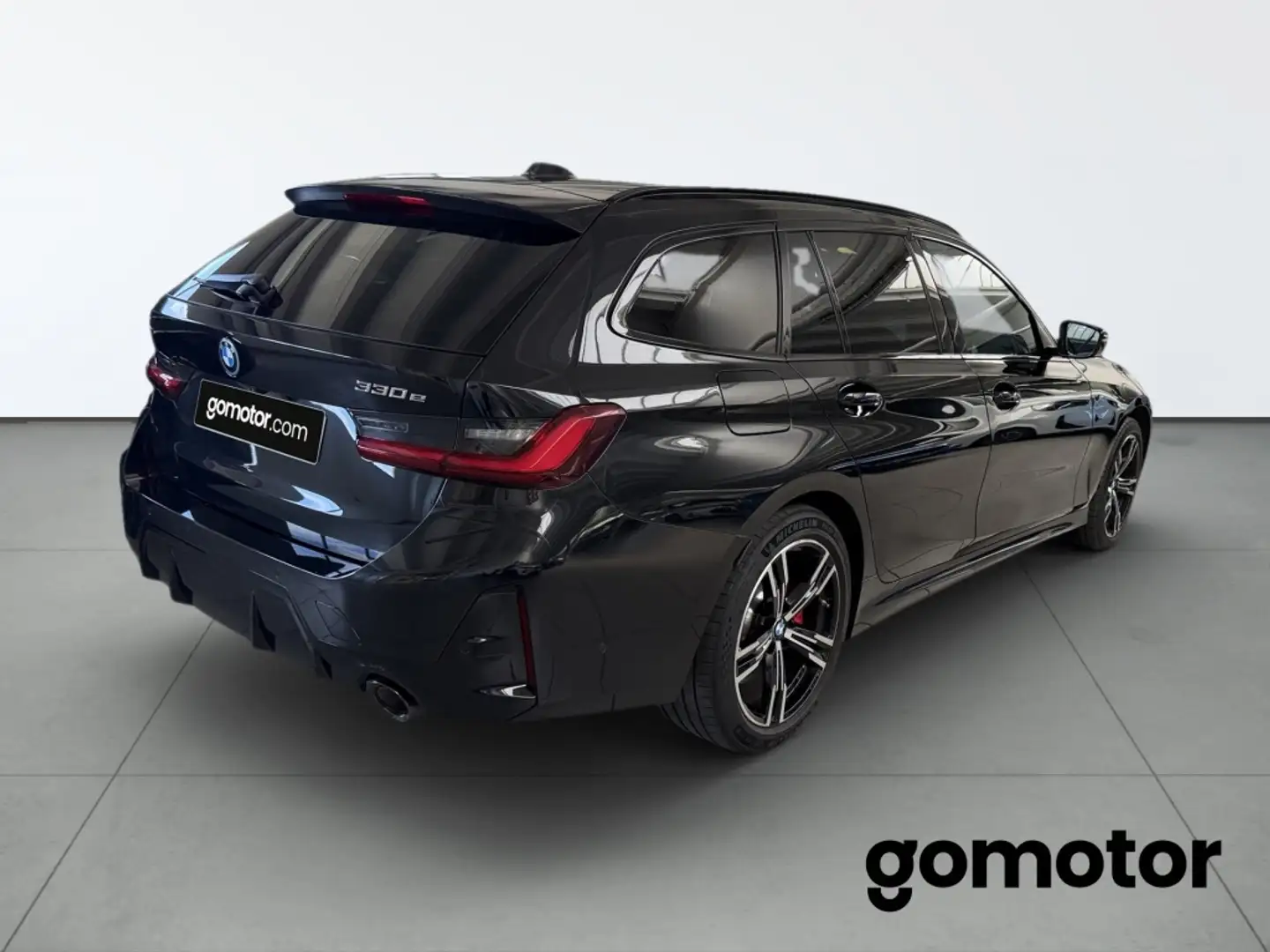 BMW 330 330e xDrive Touring - 2