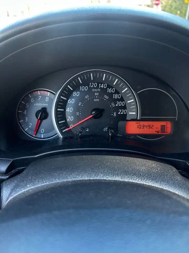 Nissan Micra снимка Nissan Micra