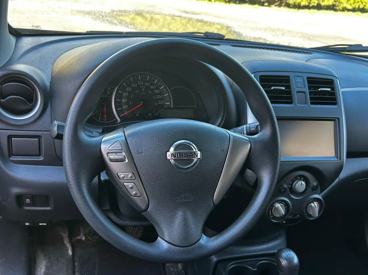 Nissan Micra снимка Nissan Micra