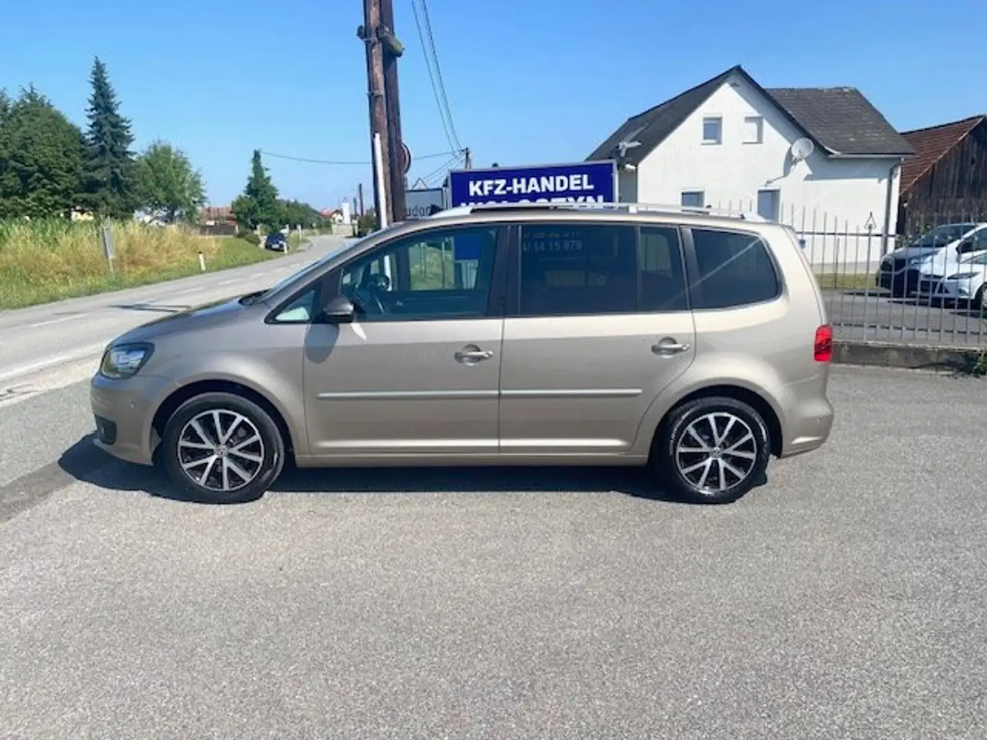 Volkswagen Touran Sky 1,6 BMT TDI DPF "2BESITZ NEUES PICKERL 4-2026 Grijs - 2