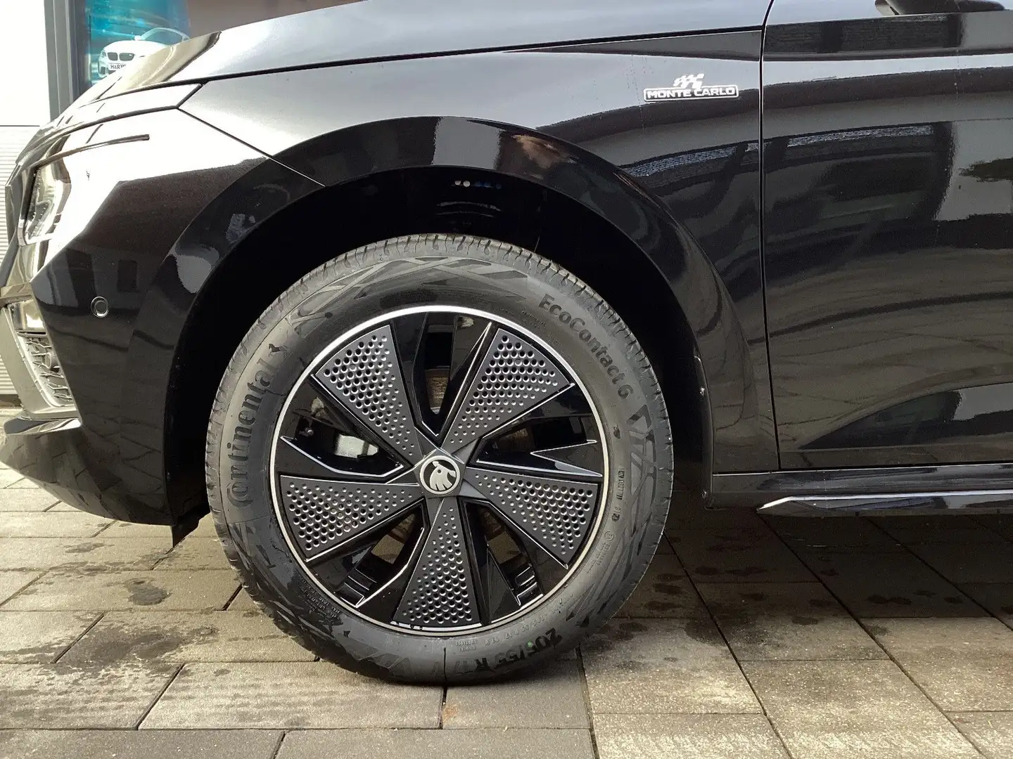 Skoda Kamiq 1,5 TSI DSG Monte Carlo LED+Navi+AHK+ACC Schwarz - 2