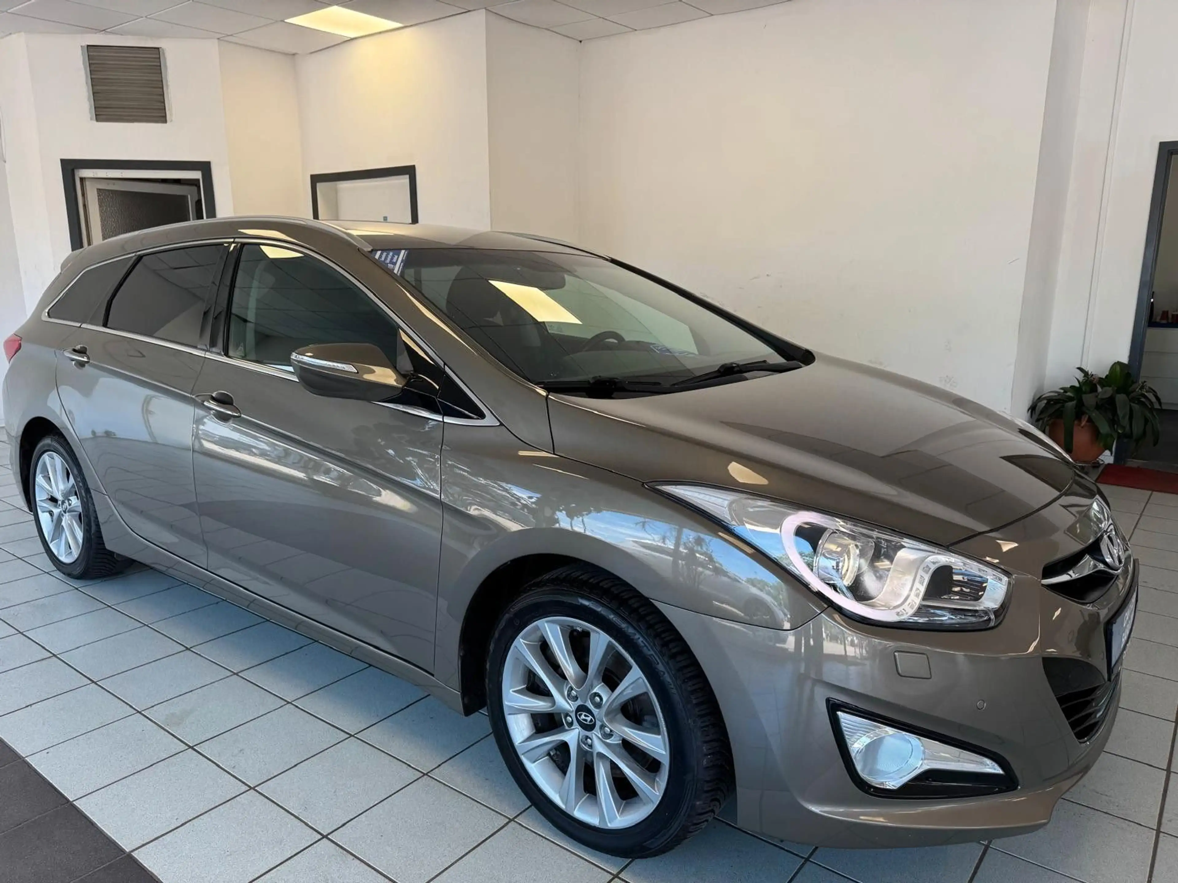 Hyundai i40 cw FIFA World Cup Edition *Anhängerkupplung* — photo 4