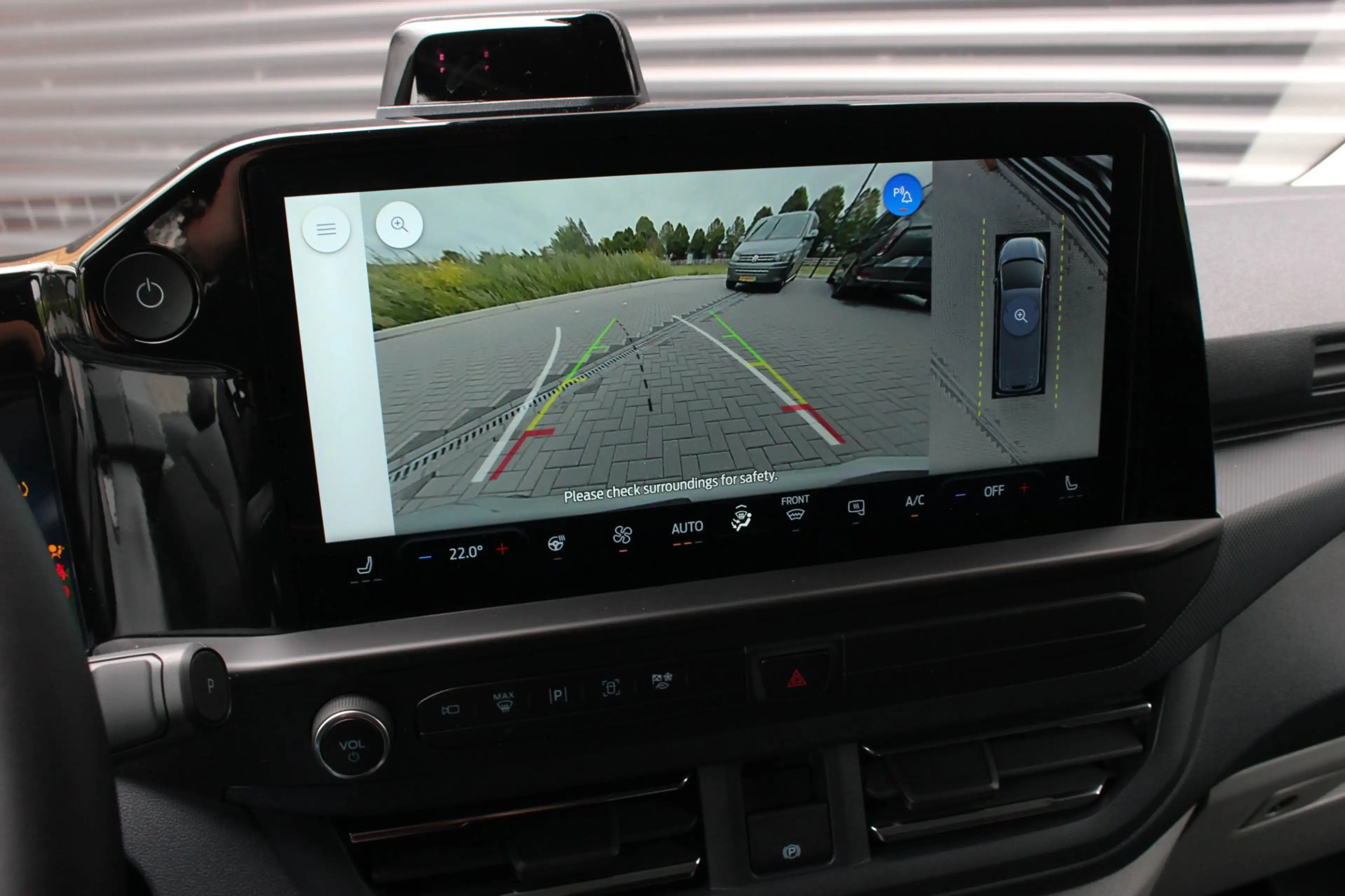 Ford E-Transit Cust. L2H1 Limited 71kWh 218PK 3-ZITS / JB-EDITON — photo 17