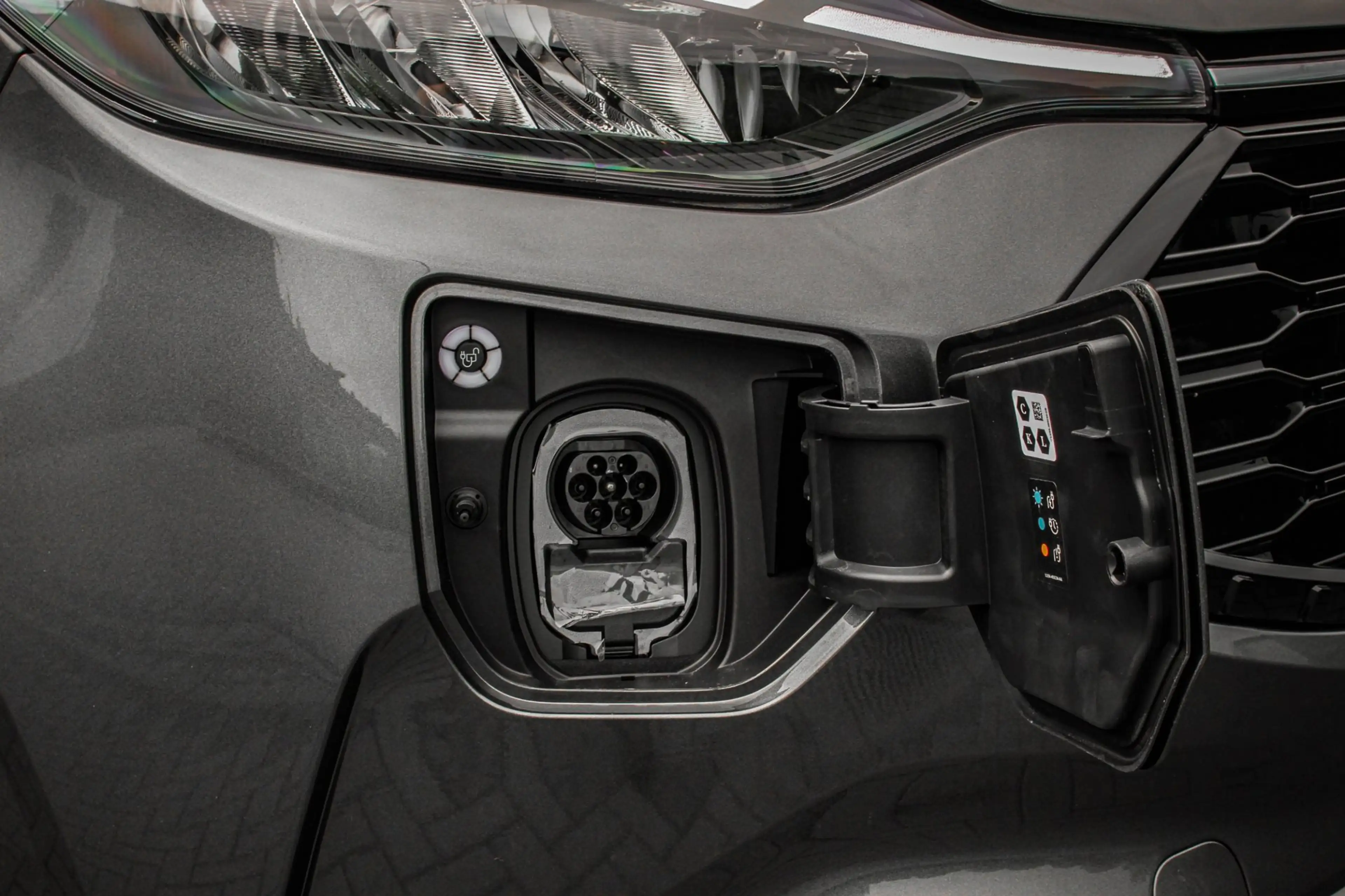 Ford E-Transit Cust. L2H1 Limited 71kWh 218PK 3-ZITS / JB-EDITON — photo 33