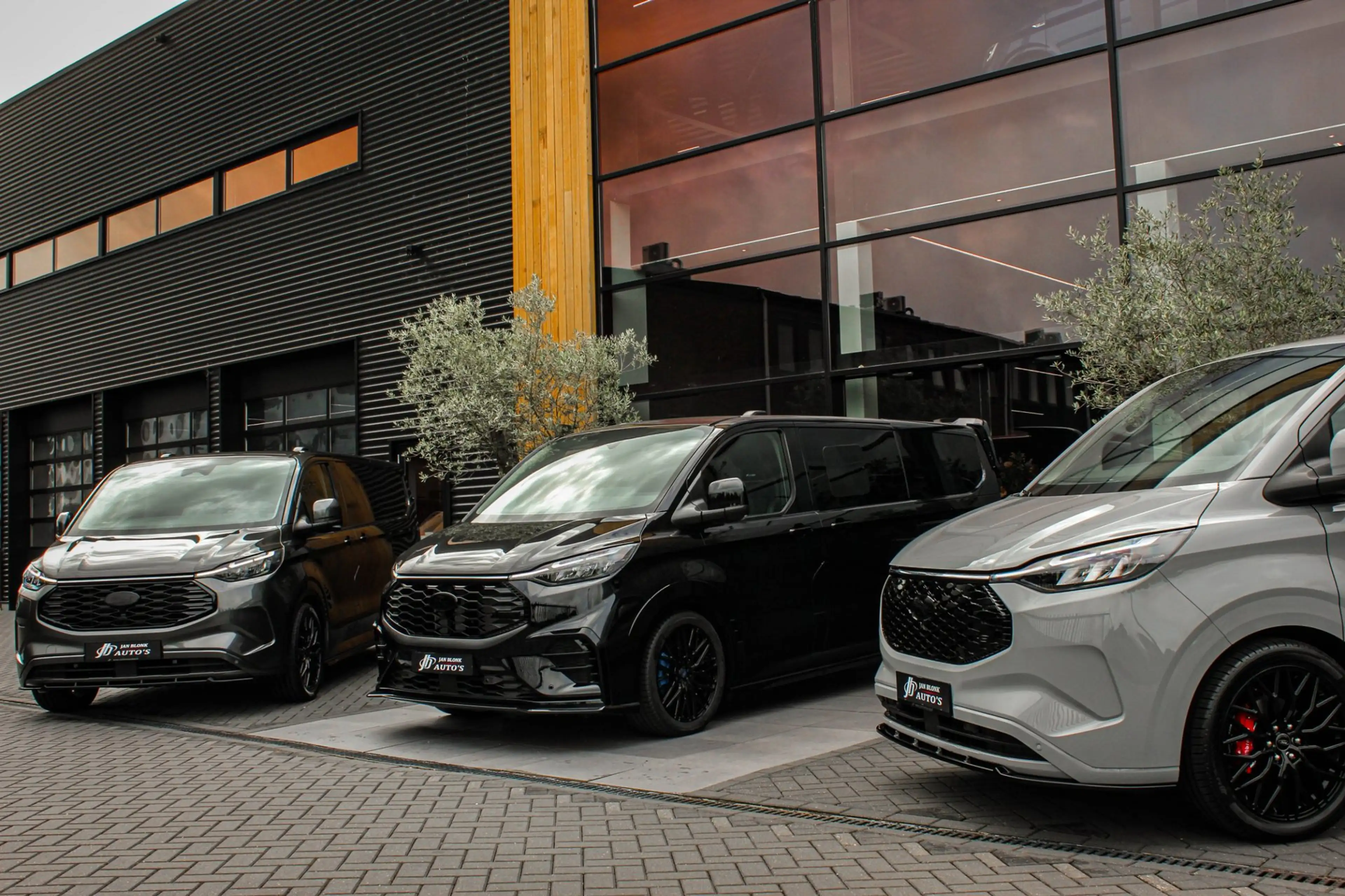 Ford E-Transit Cust. L2H1 Limited 71kWh 218PK 3-ZITS / JB-EDITON — photo 43