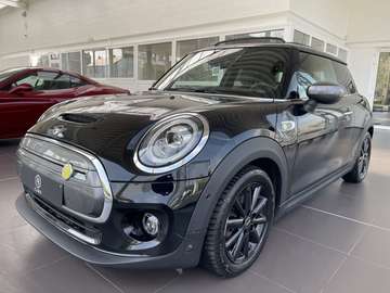 28.9 kWh *** GARANTIE + TOIT PANO + LED + CUIR + GPS ***