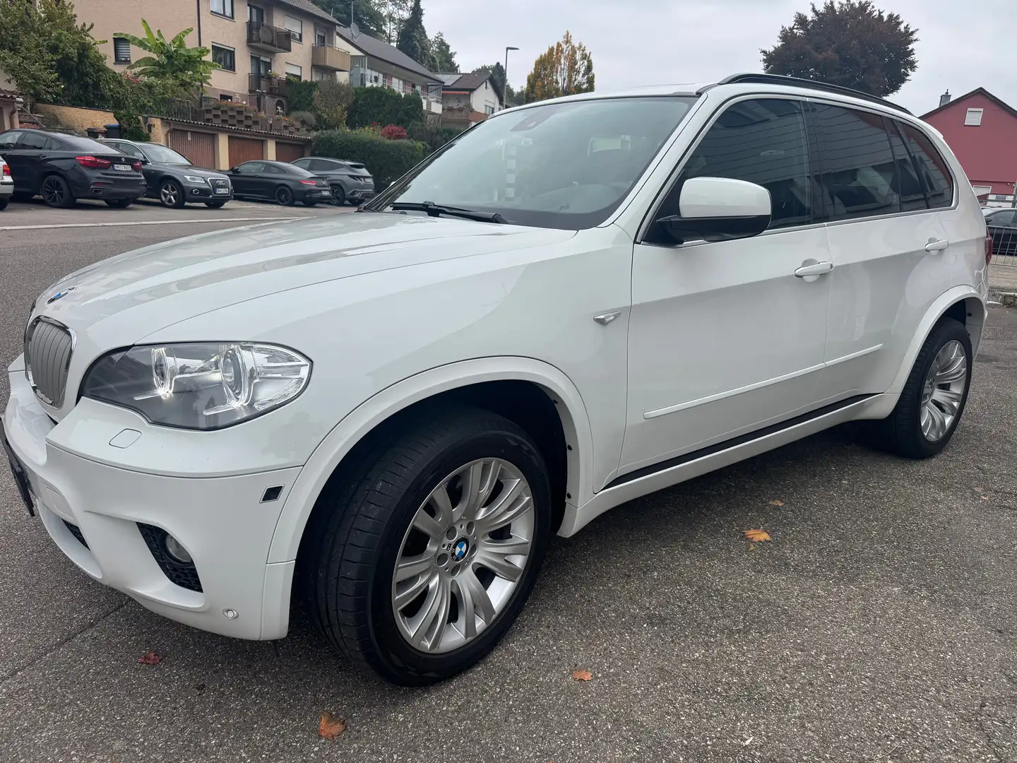 BMW X5 xDrive40d M PAKET ACC PANO HEADUP 19ZOLL 360GRAD Weiß - 1