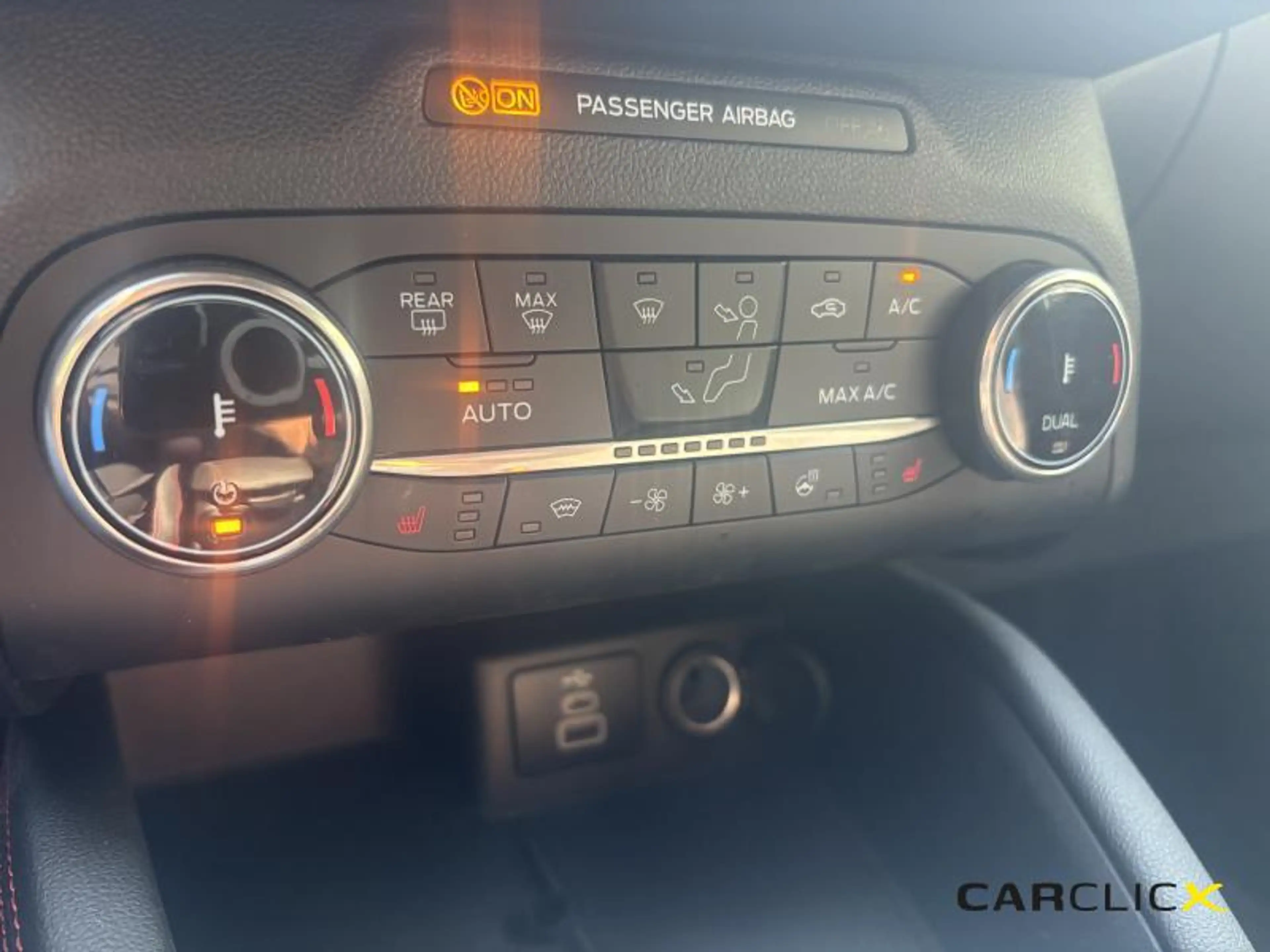 Ford Kuga ST-Line X plugin Hybrid — photo 25
