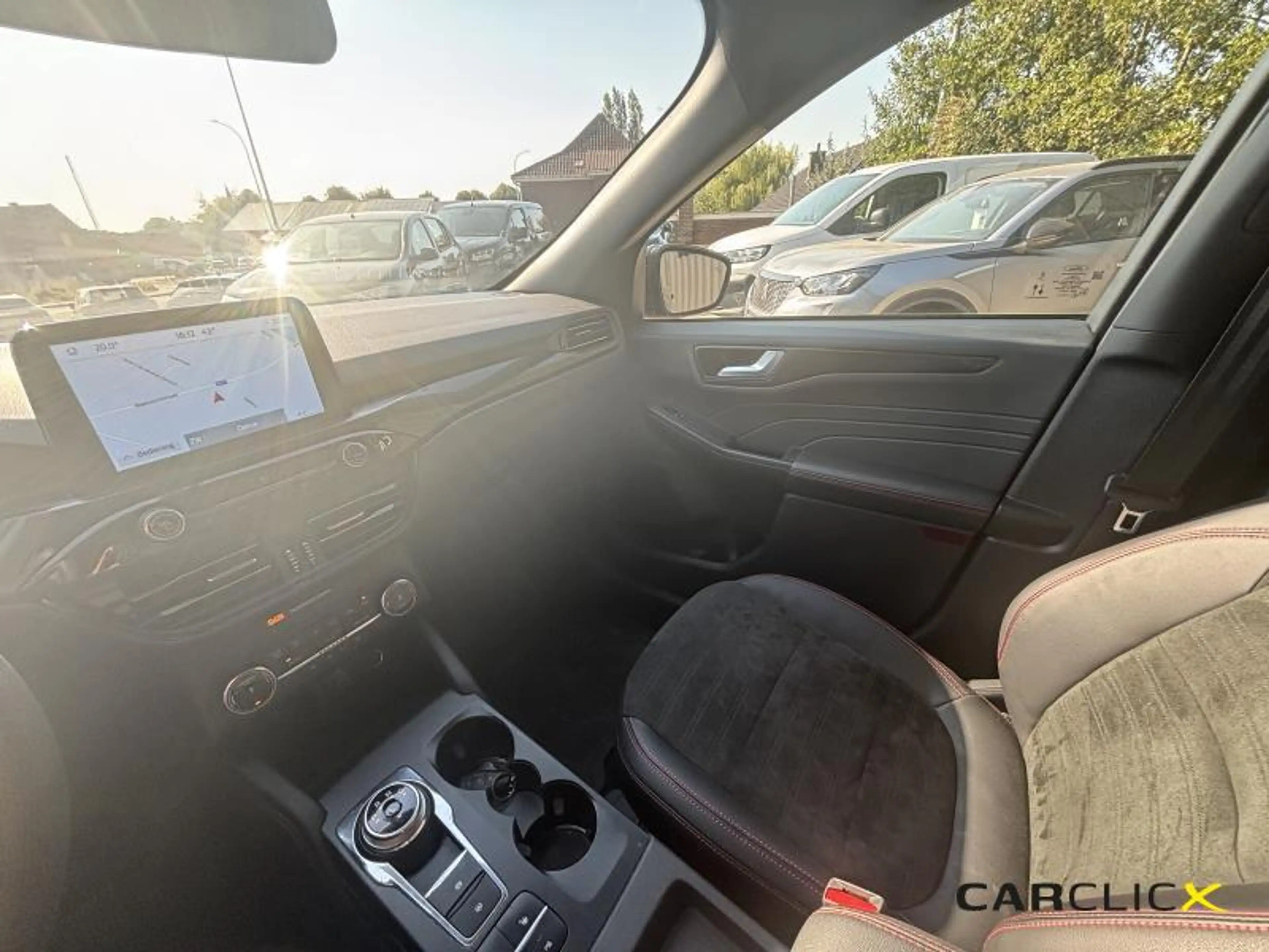 Ford Kuga ST-Line X plugin Hybrid — photo 18
