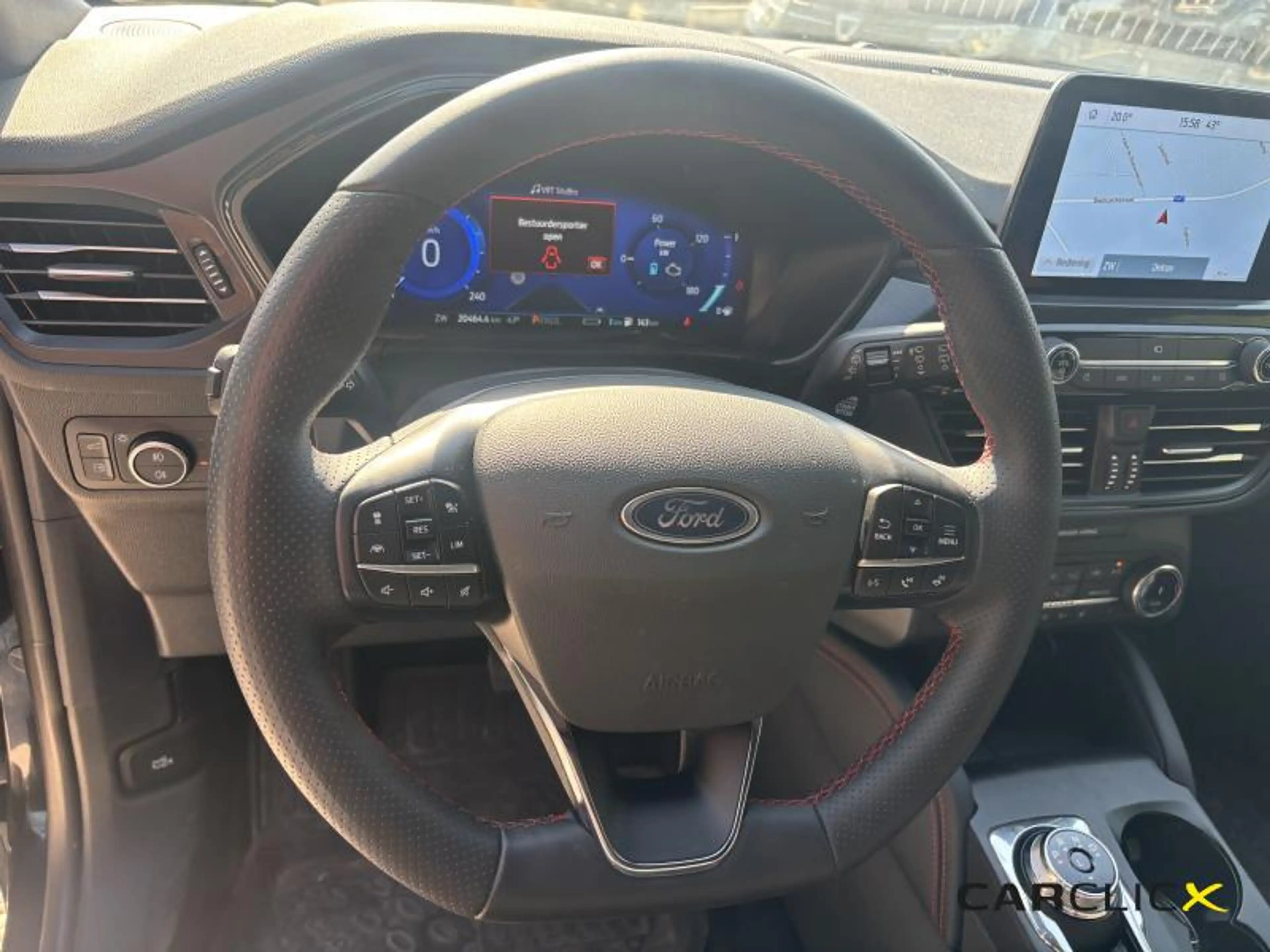 Ford Kuga ST-Line X plugin Hybrid — photo 16
