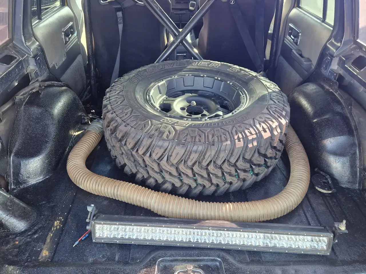 Jeep Cherokee 4,0 Limited Aut., foto 11