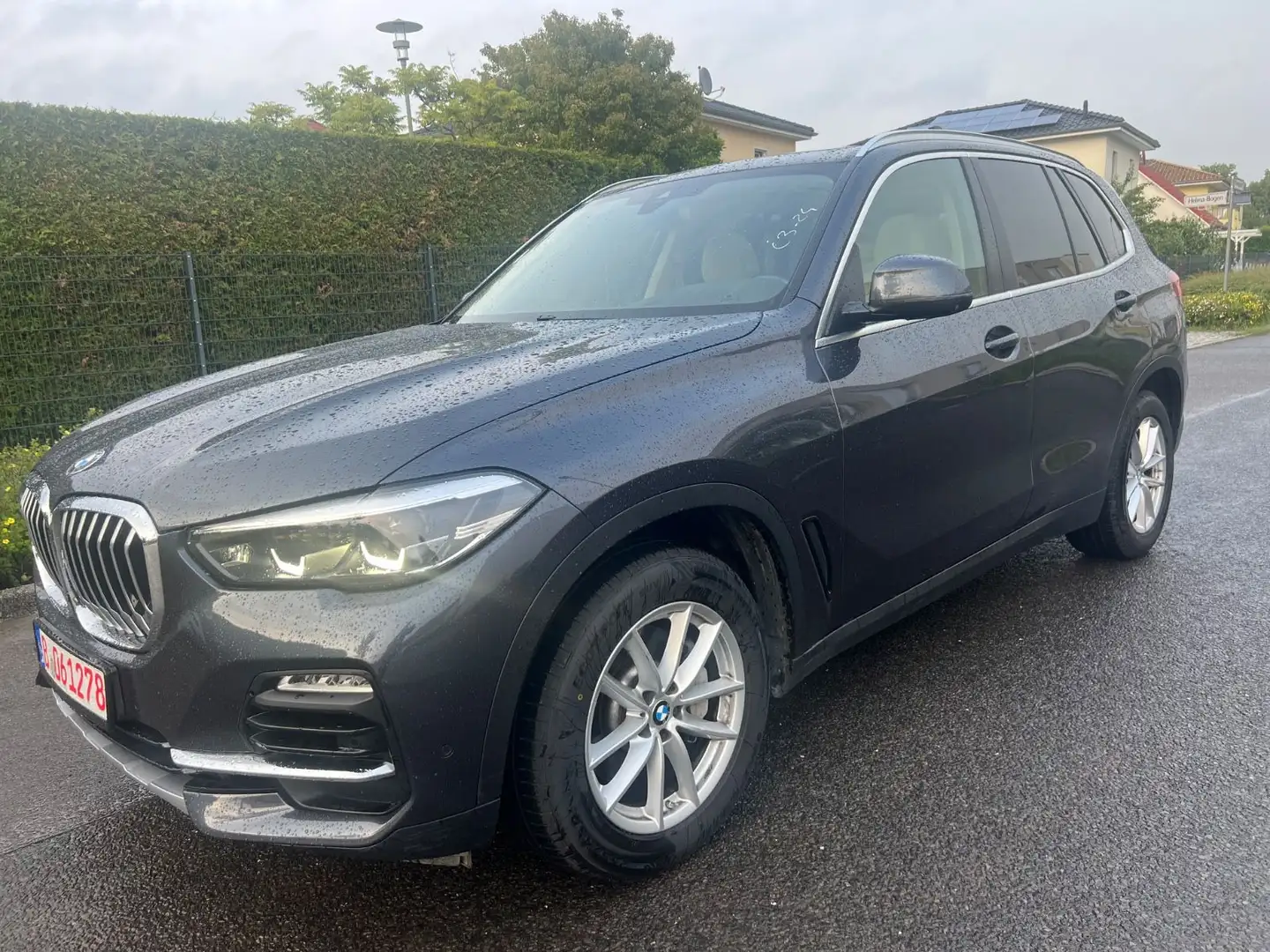 BMW X5 xDrive 30 d,Leder,LED, Pan.SkyLounge, TV,HUD Grau - 1