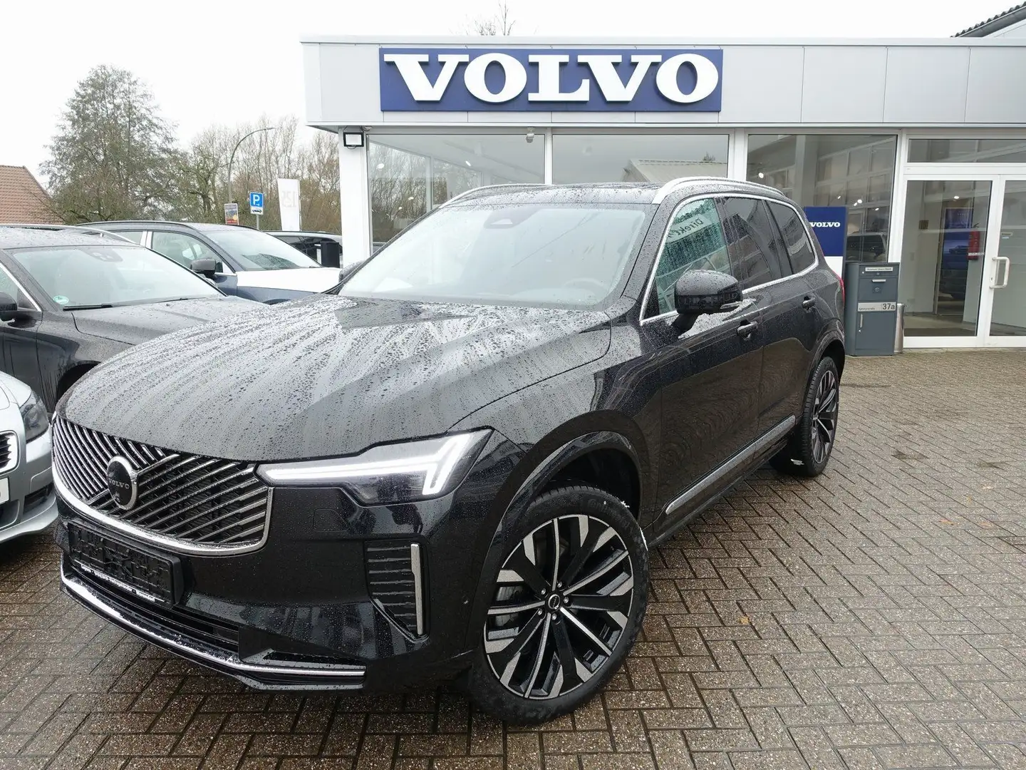 Volvo XC90 Plus Bright B5 AWD Mild-Hybrid PANO/360°KAM Schwarz - 1