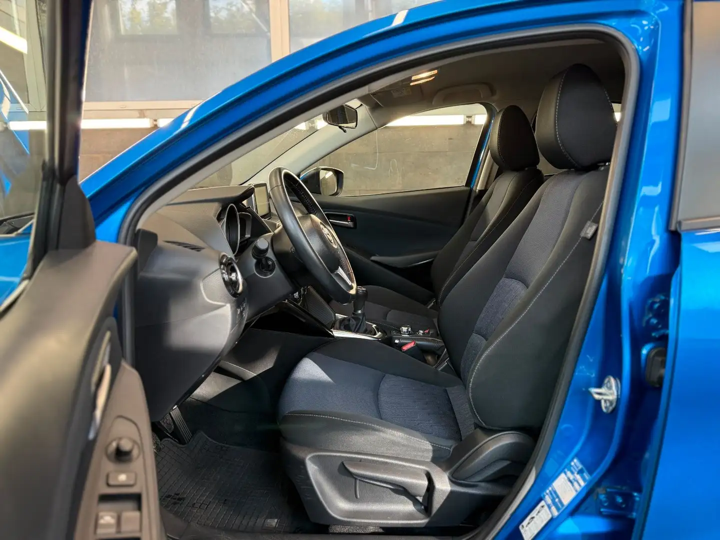 Mazda 2 Lim. Nakama LED NAVI SHZ KLIMAAUT. PDC SPURASS Blau - 2