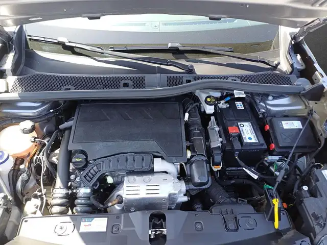Peugeot 2008 view 5