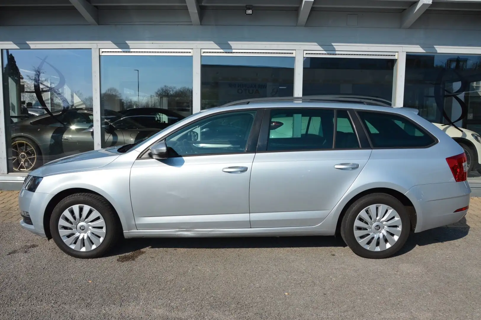 Skoda Octavia Combi Ambition 2.0 TDI*AUTOMATIK*NAVI* Silber - 2