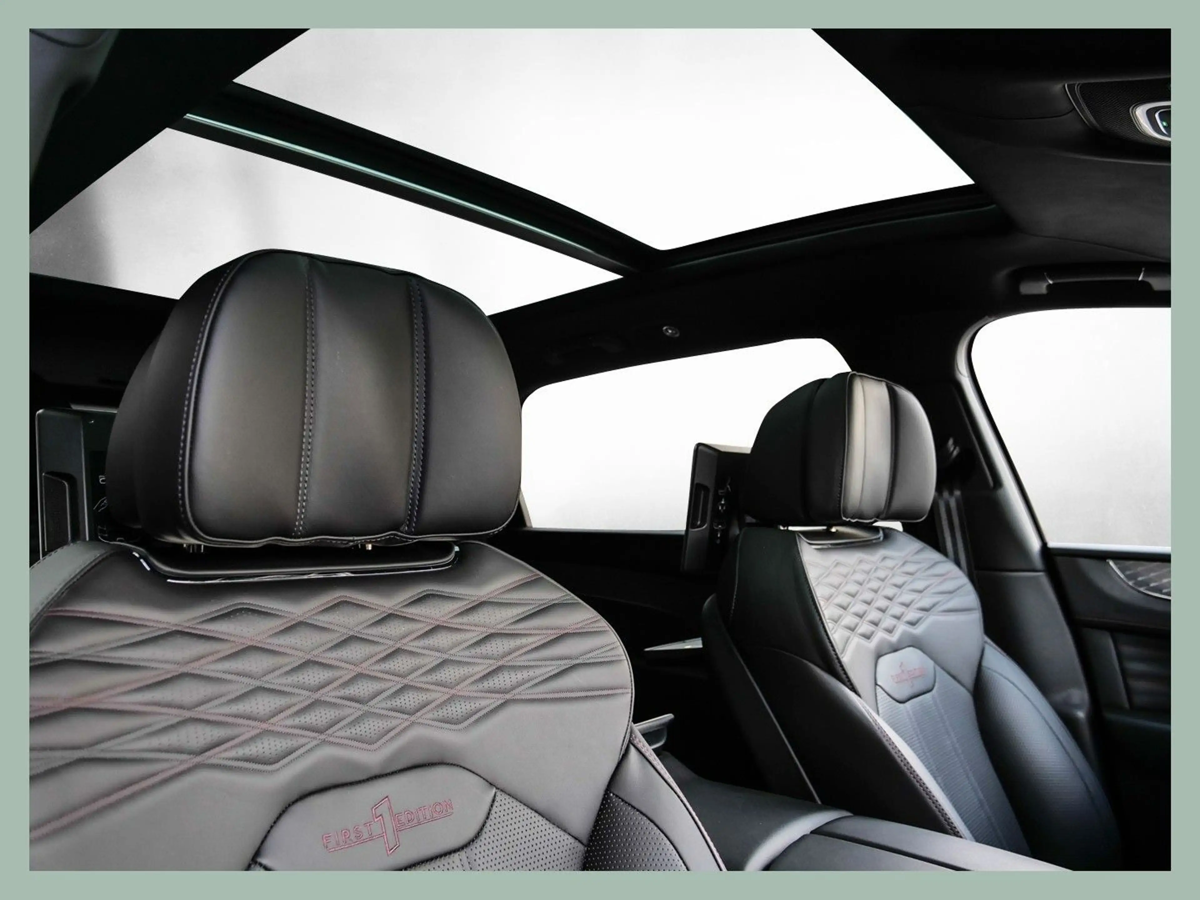 Bentley Bentayga EWB Azure V8/Airline-Seats*Naim*AHK*PPF — photo 12