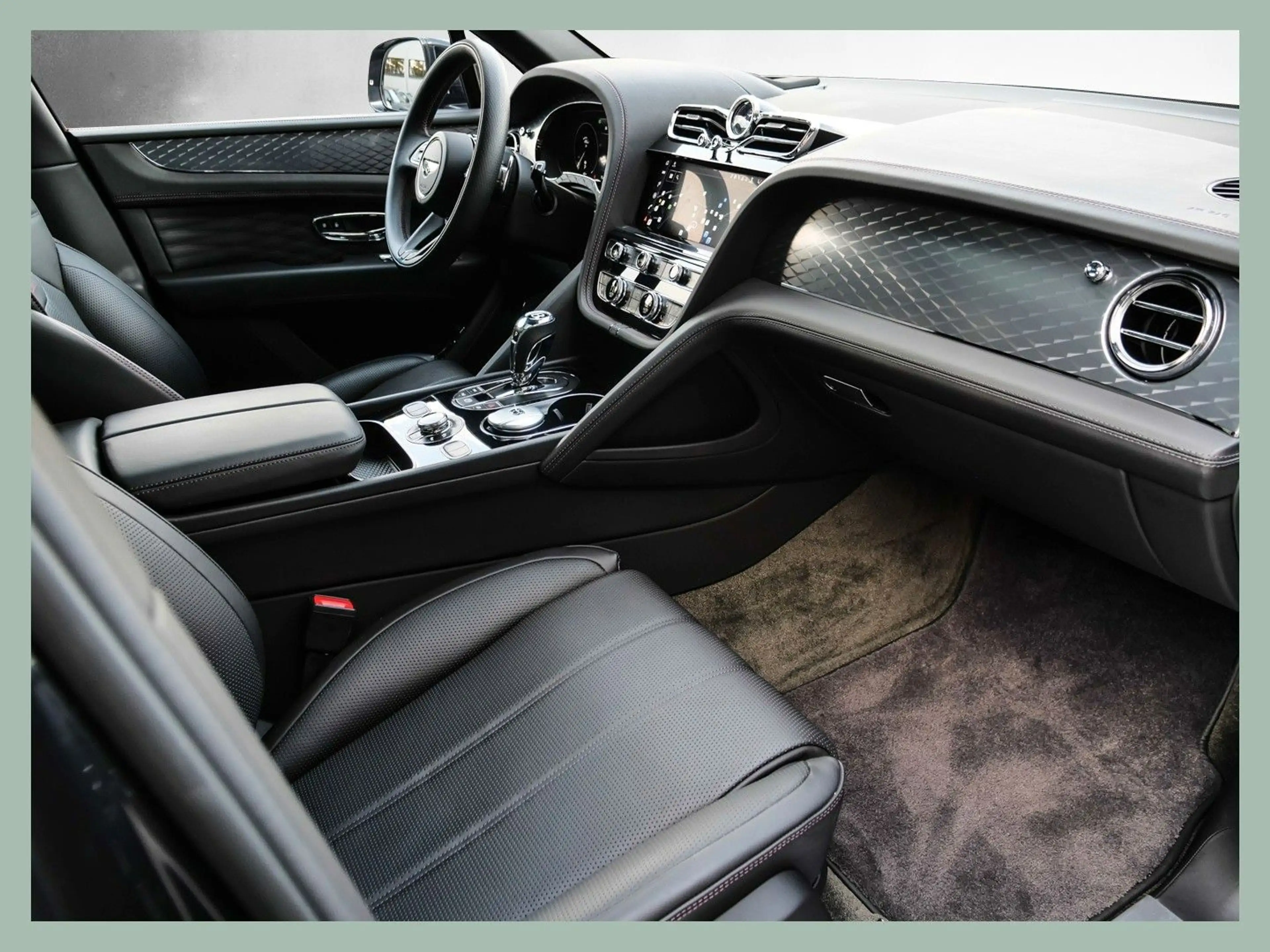 Bentley Bentayga EWB Azure V8/Airline-Seats*Naim*AHK*PPF — photo 10