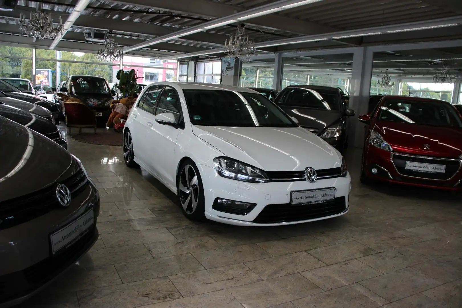Volkswagen Golf VII Lim. Highline BMT R-Line-Paket Weiß - 2