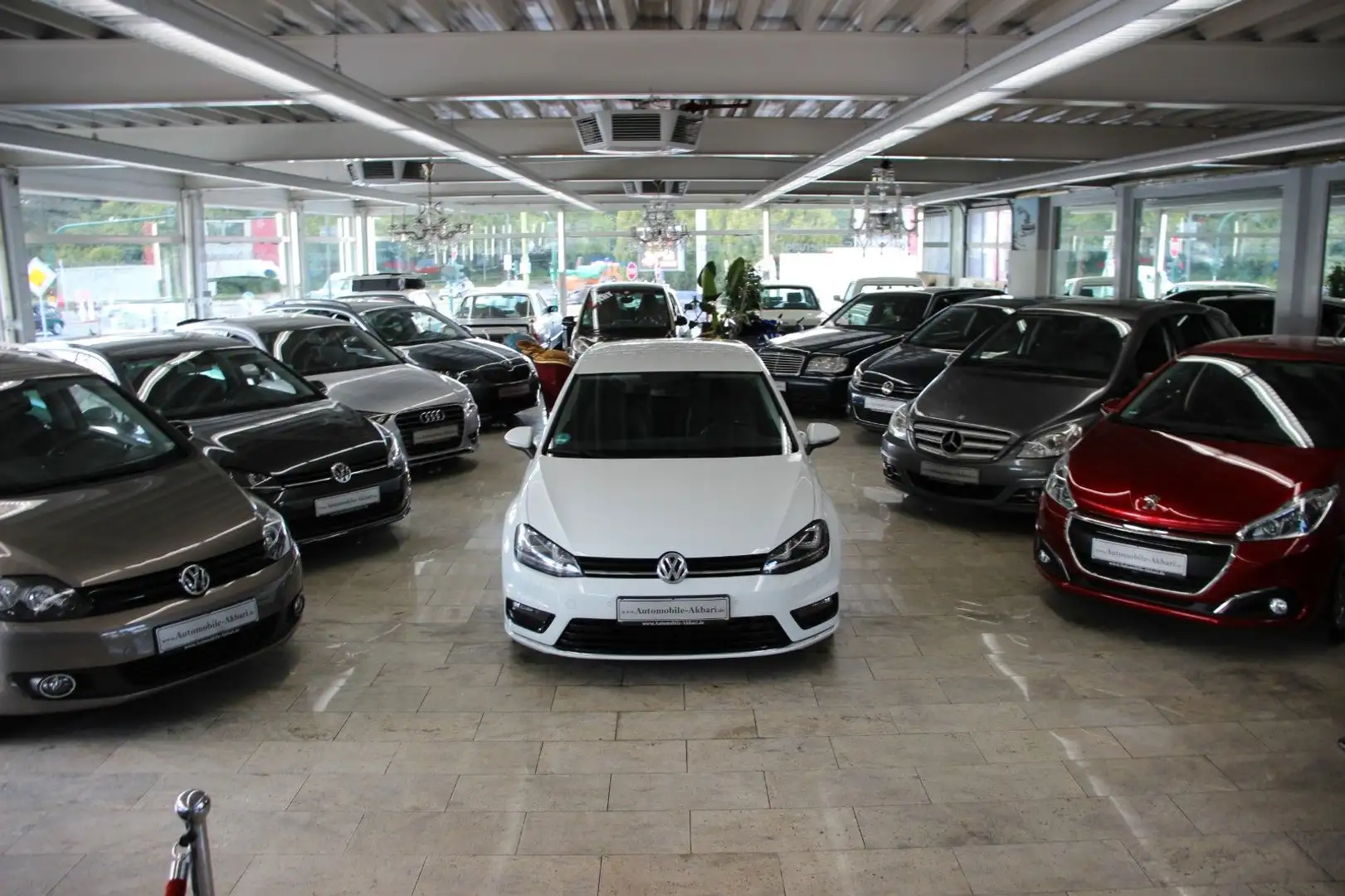 Volkswagen Golf VII Lim. Highline BMT R-Line-Paket Weiß - 1