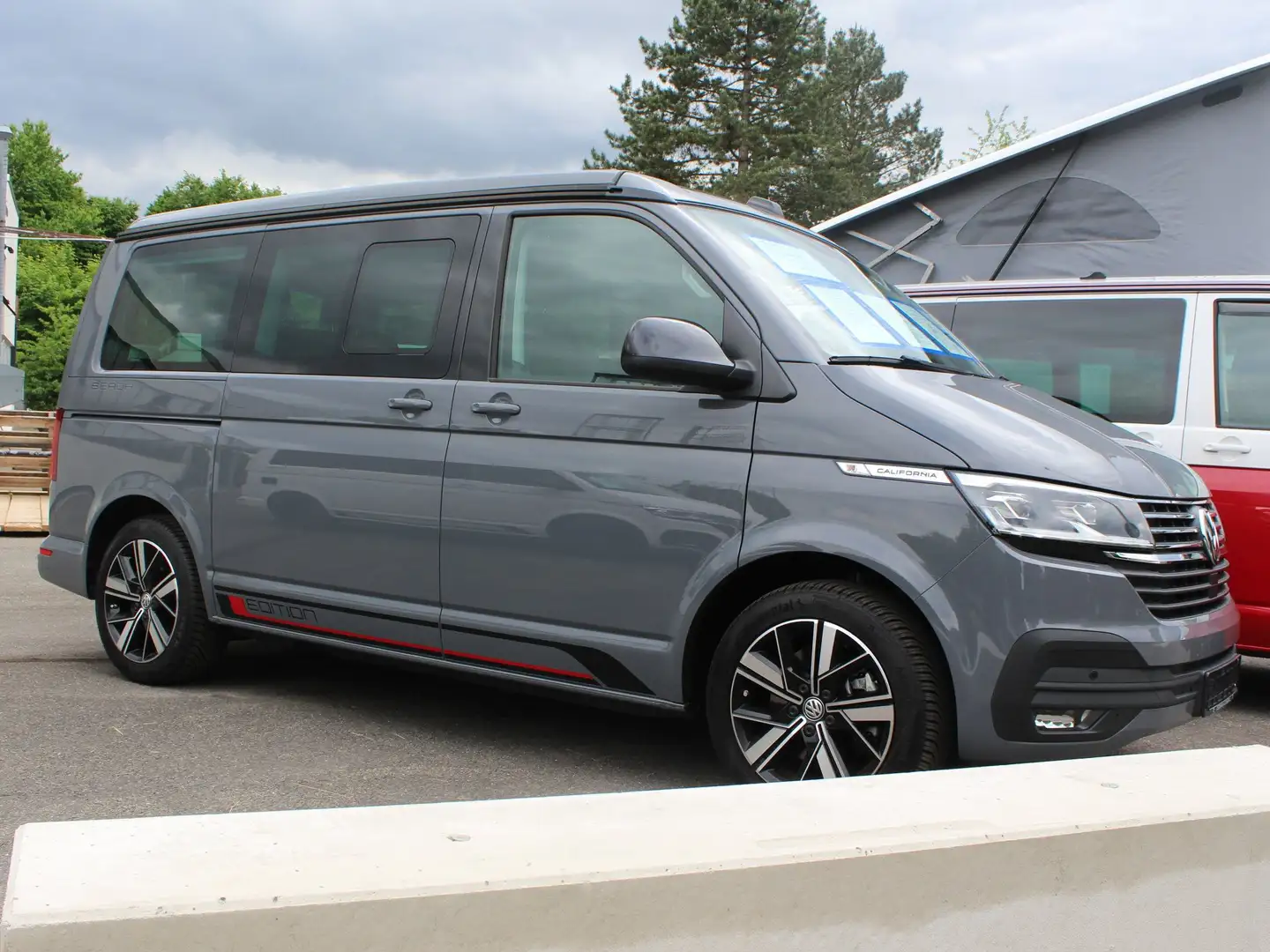 Volkswagen T6.1 California T6.1 California Beach Edition mit Mini-Küche Gris - 2