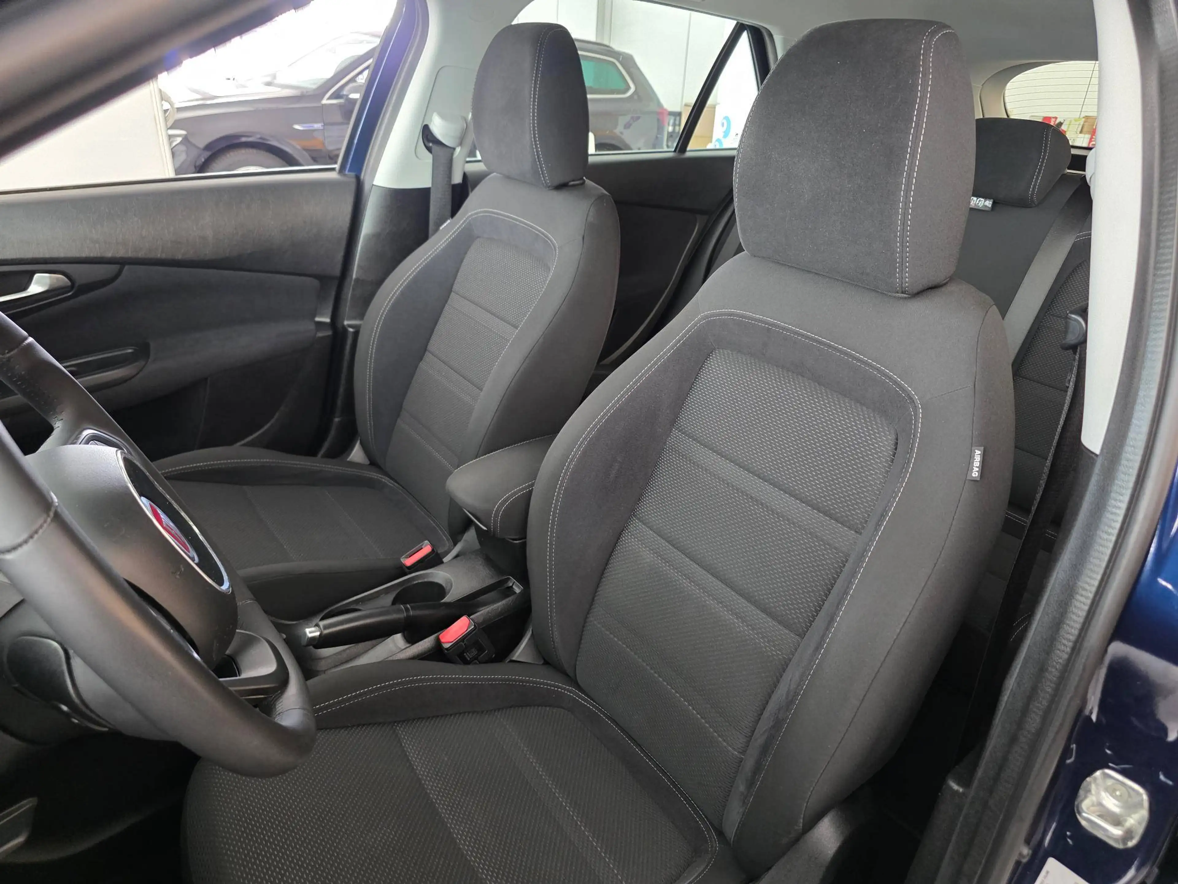 Fiat Tipo Lounge Rückfahrkamera Navi Sitzheizung — photo 11