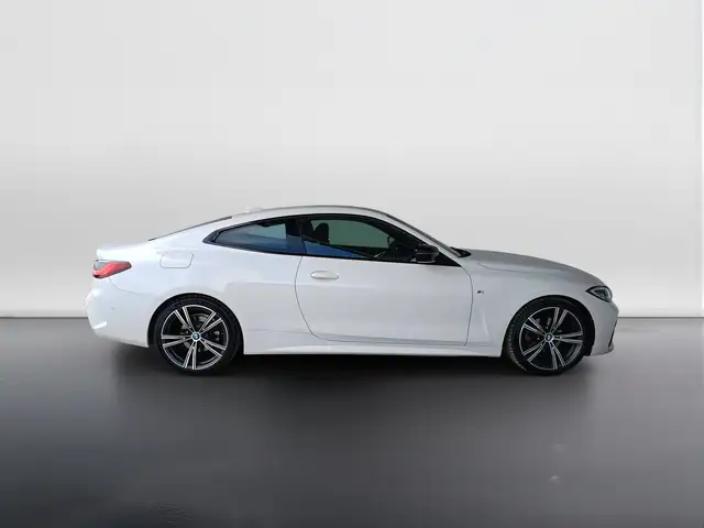 BMW 4 Series view 3