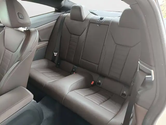 BMW 4 Series view 9