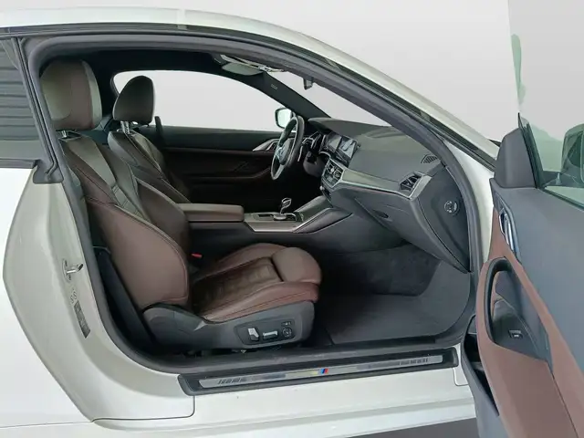 BMW 4 Series view 11