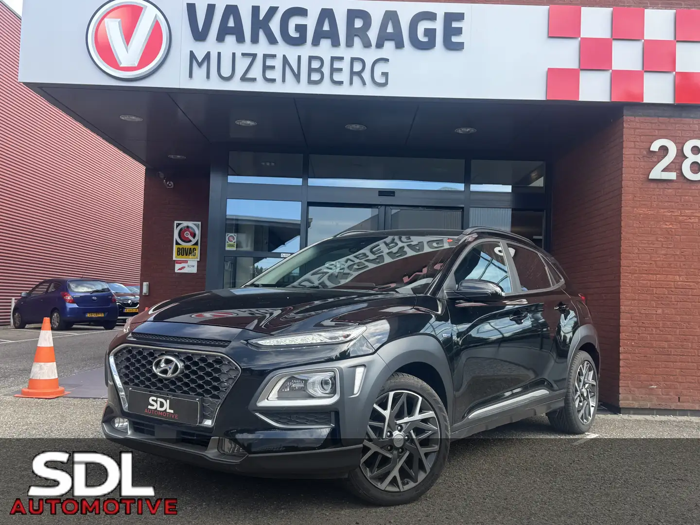 Hyundai KONA 1.6 GDI HEV Premium // NAVI // CAMERA // ADAPTIVE Zwart - 1