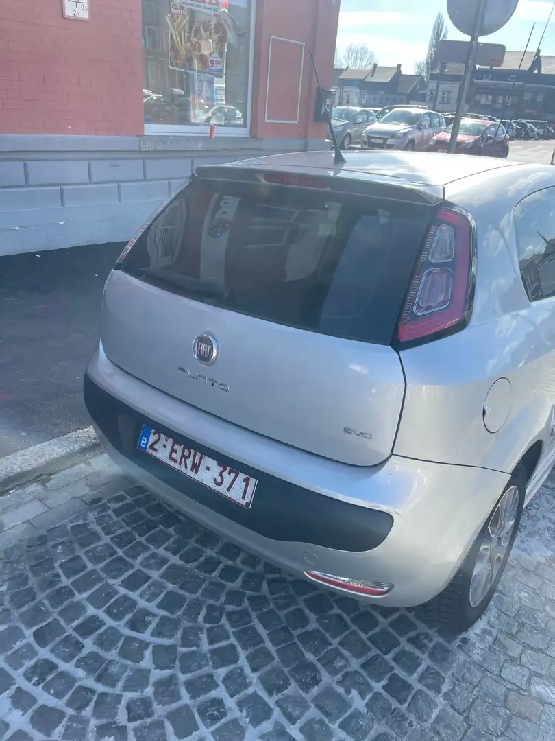 Fiat Punto Evo 1.3 MultiJet Prête à immatriculer srebrna - 1