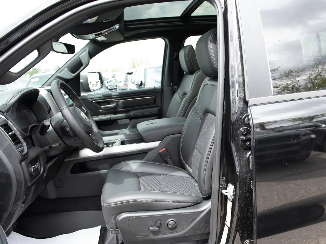 RAM 1500 fotografie RAM 1500