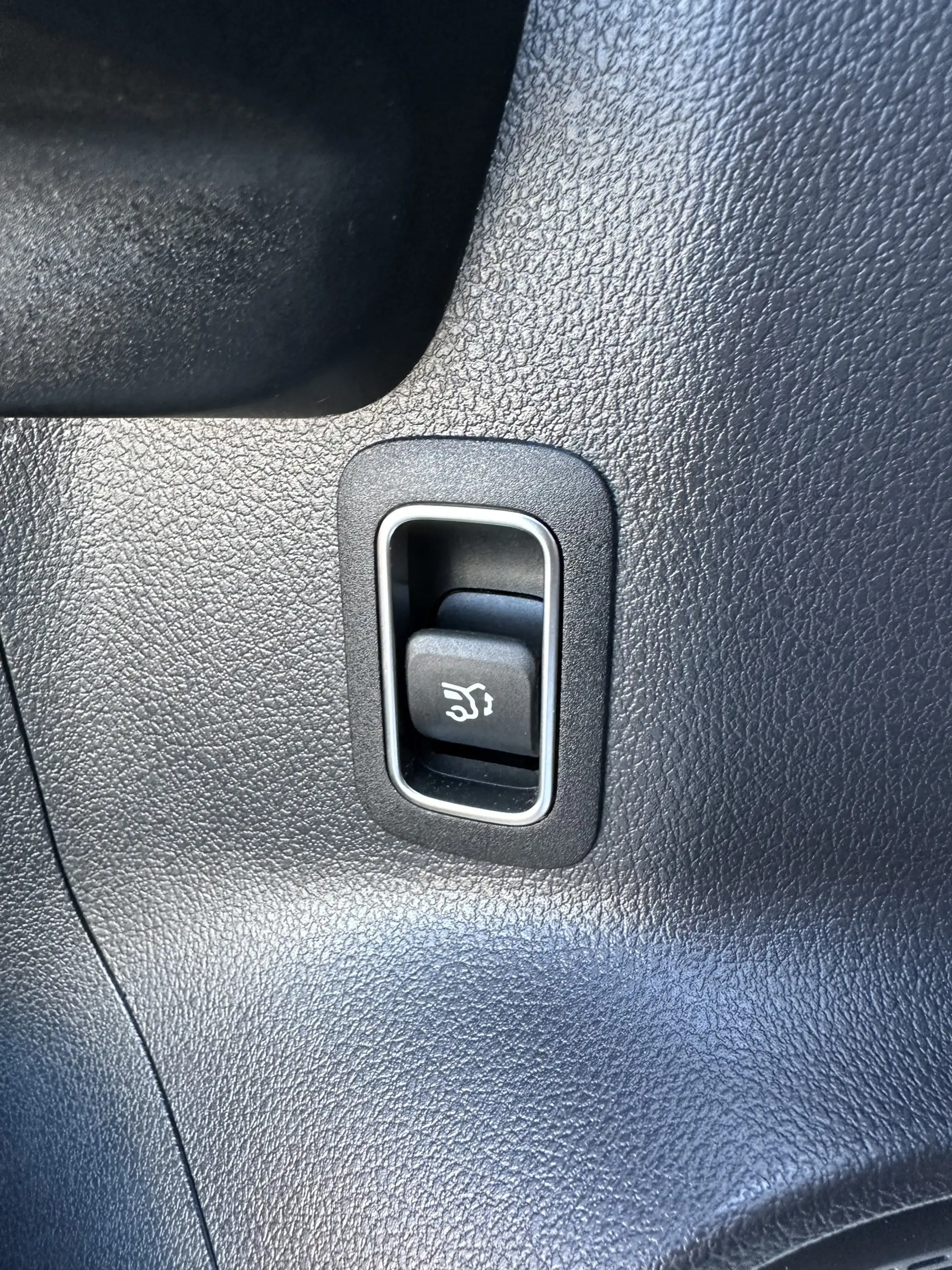 Mercedes-Benz EQB 300 Progressive 4Matic NAV+LED+KAMERA+TOTWINKEL — photo 19