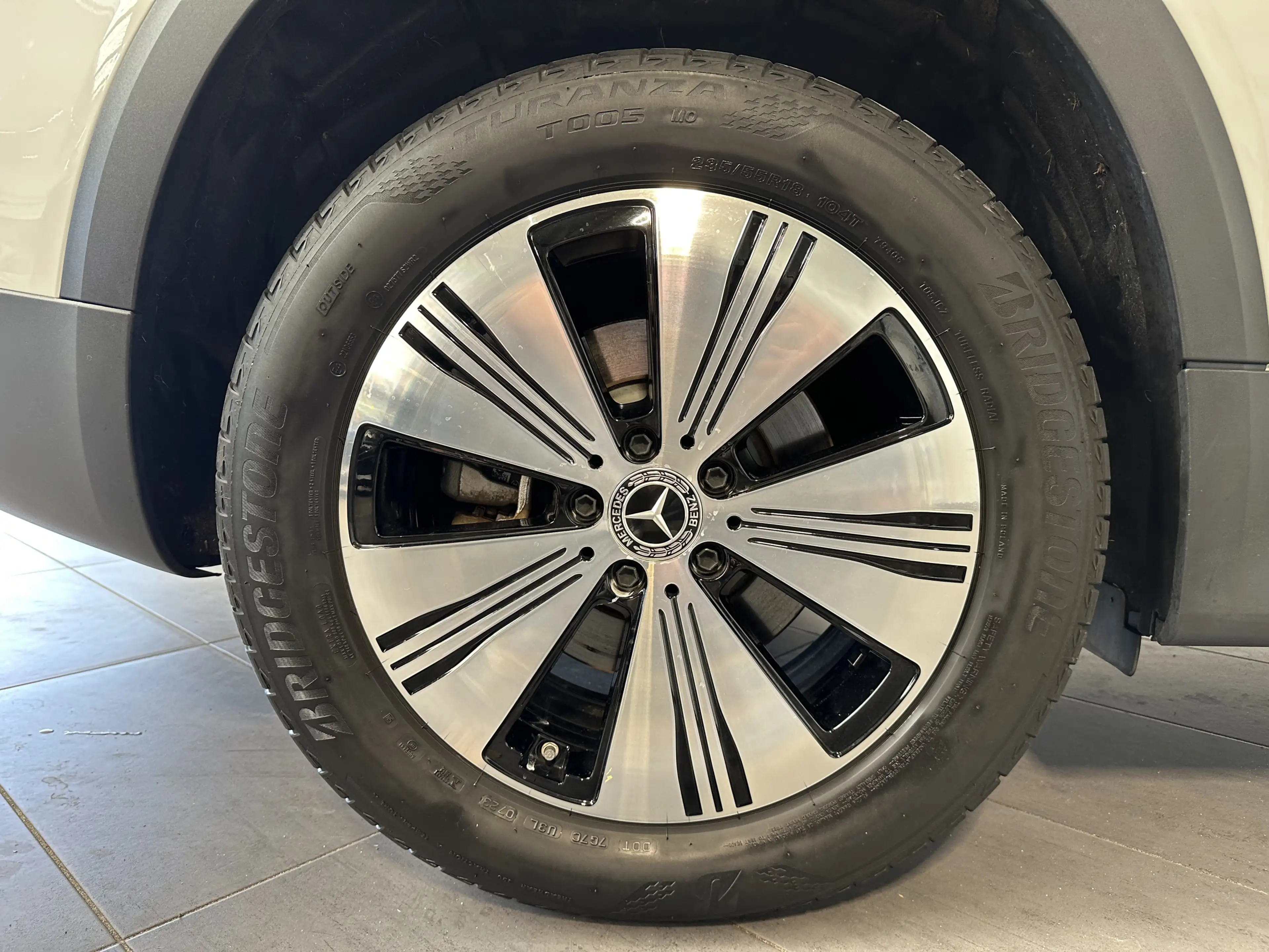 Mercedes-Benz EQB 300 Progressive 4Matic NAV+LED+KAMERA+TOTWINKEL — photo 3