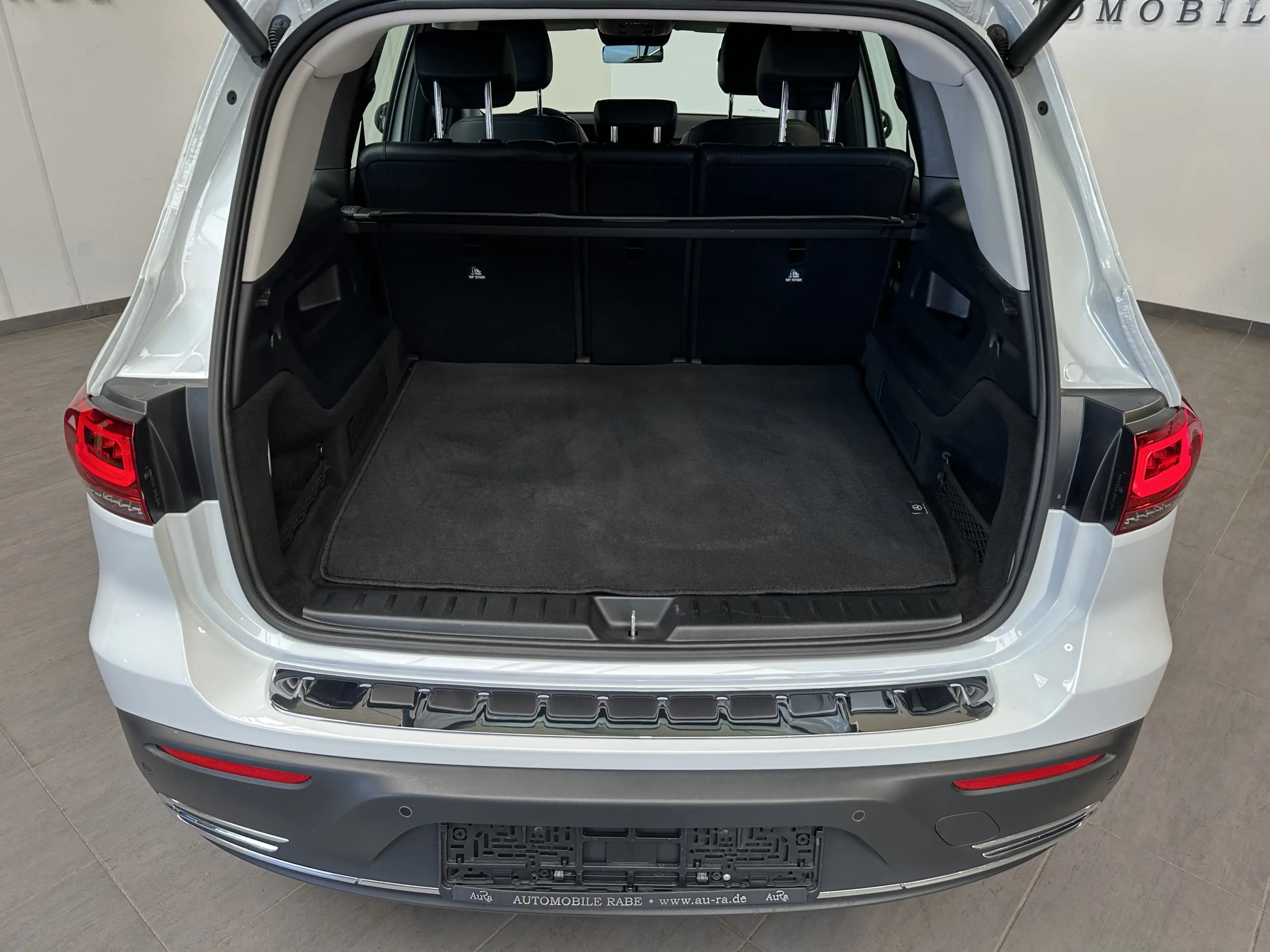 Mercedes-Benz EQB 300 Progressive 4Matic NAV+LED+KAMERA+TOTWINKEL — photo 6