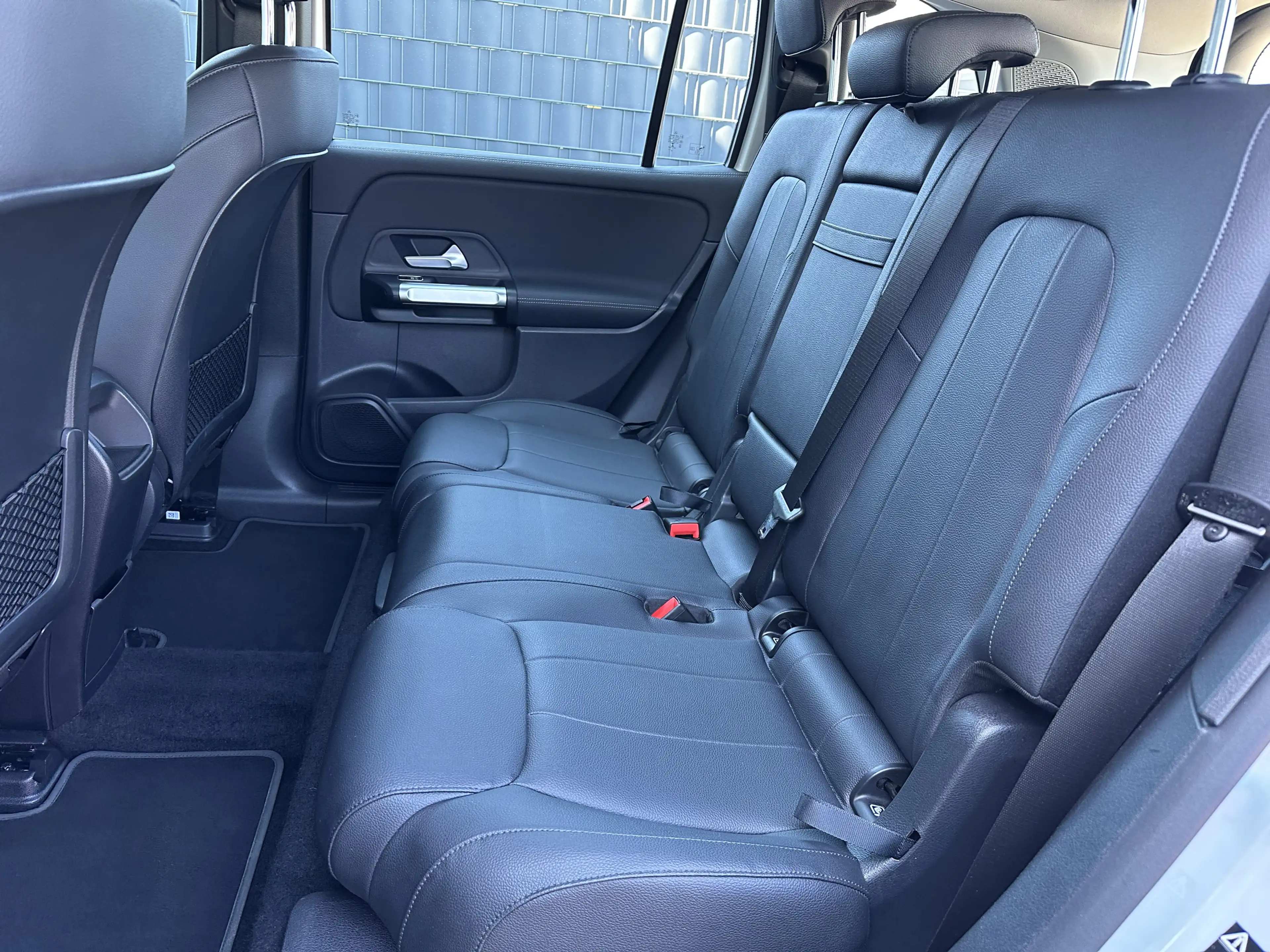 Mercedes-Benz EQB 300 Progressive 4Matic NAV+LED+KAMERA+TOTWINKEL — photo 11